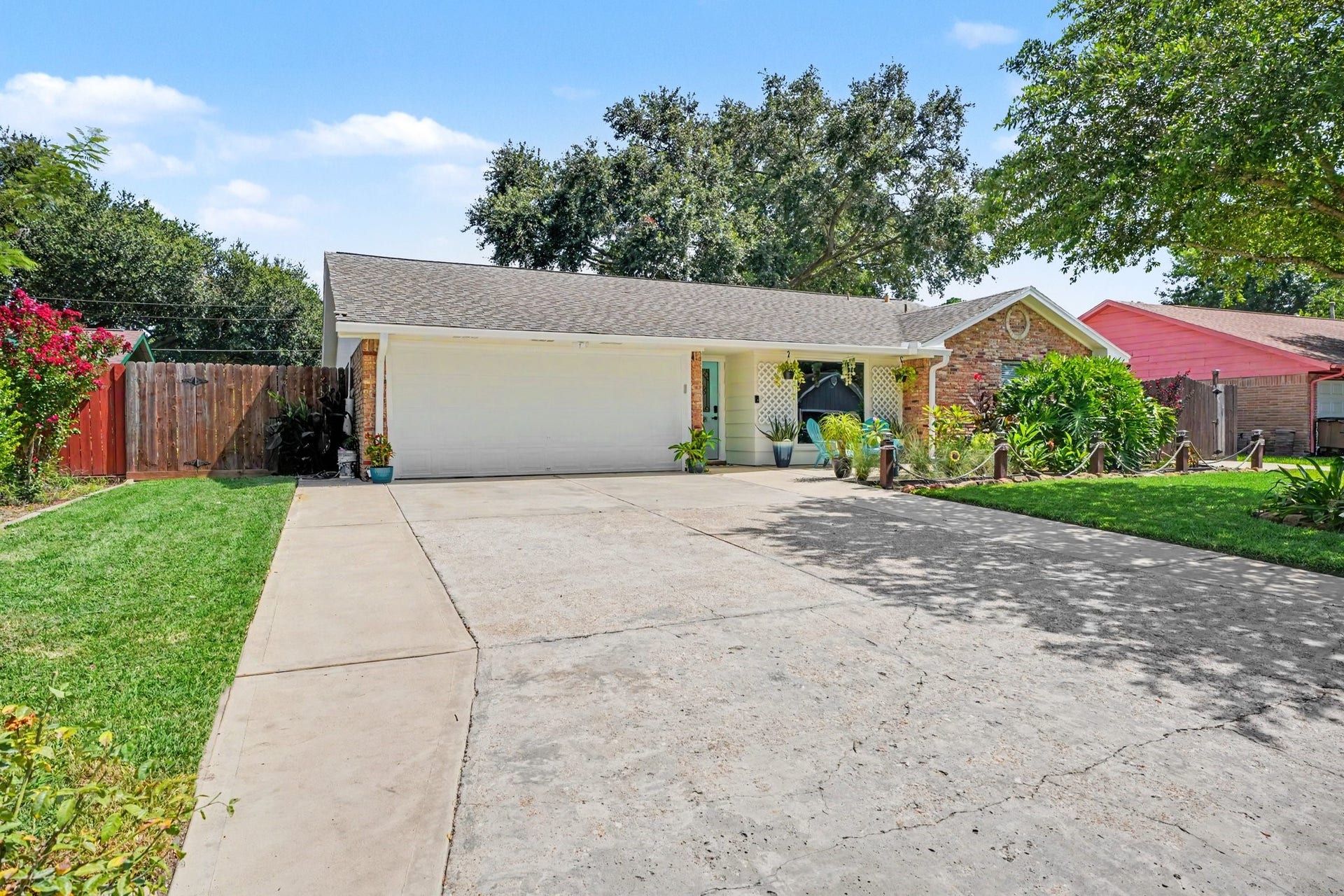 5003 Meadow Lark Lane, Dickinson, TX 77539