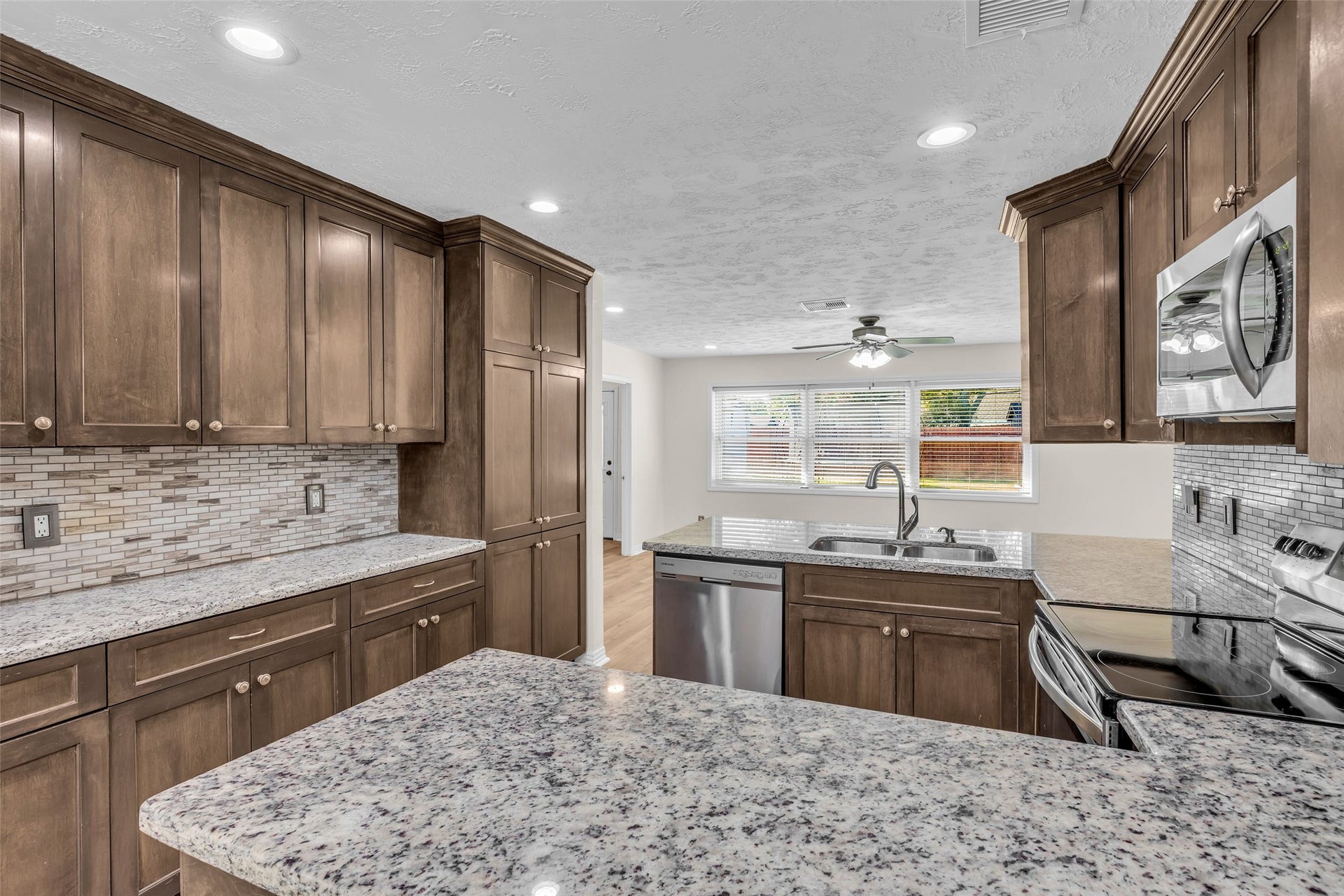 10414 Rustic Rock Road, La Porte, TX 77571 10414 Rustic Rock Road, La Porte, TX 77571