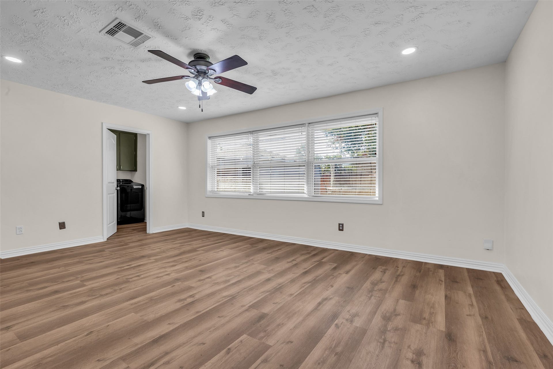 10414 Rustic Rock Road, La Porte, TX 77571 10414 Rustic Rock Road, La Porte, TX 77571