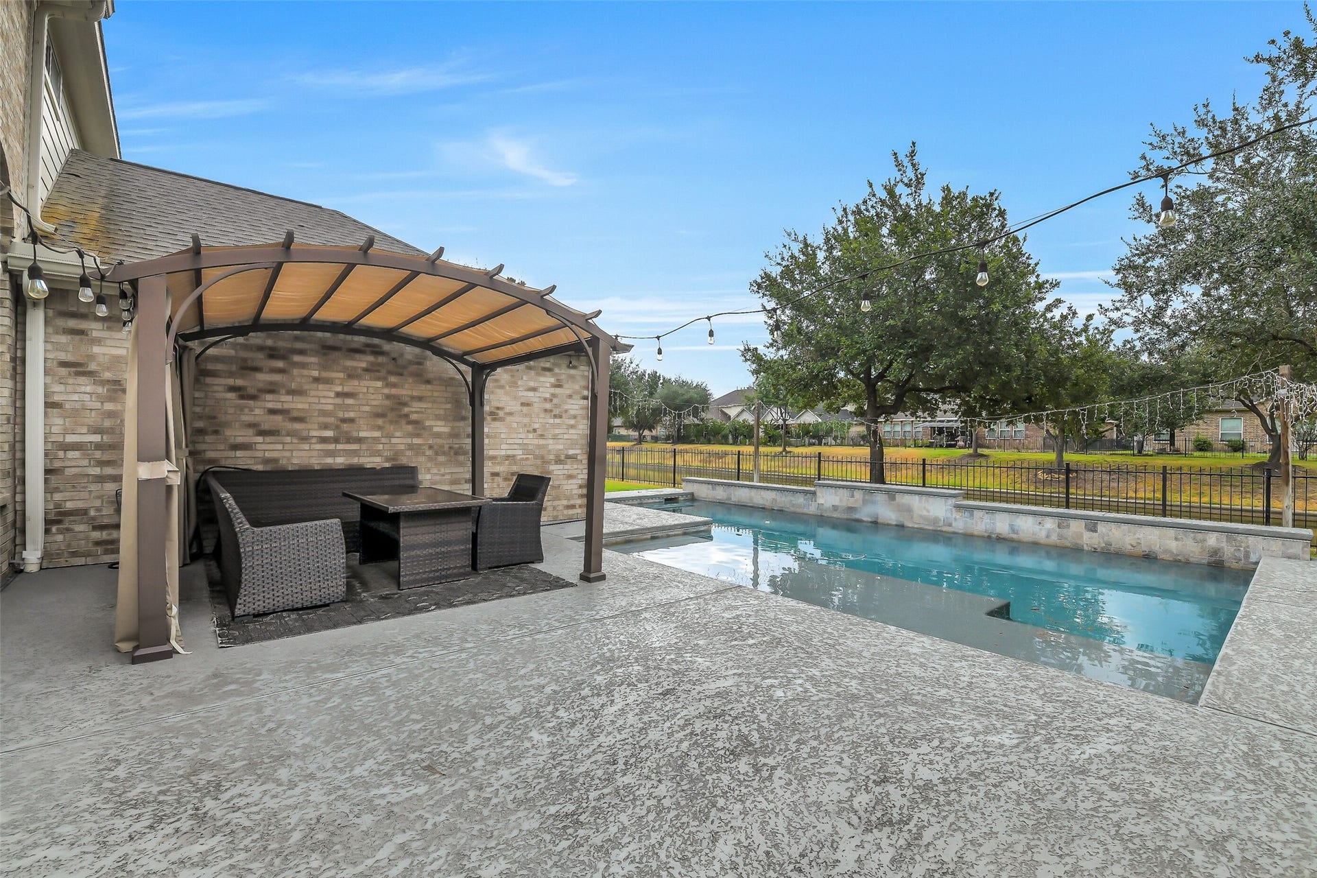 30214 Vinebriar Drive, Spring, TX 77386 30214 Vinebriar Drive, Spring, TX 77386