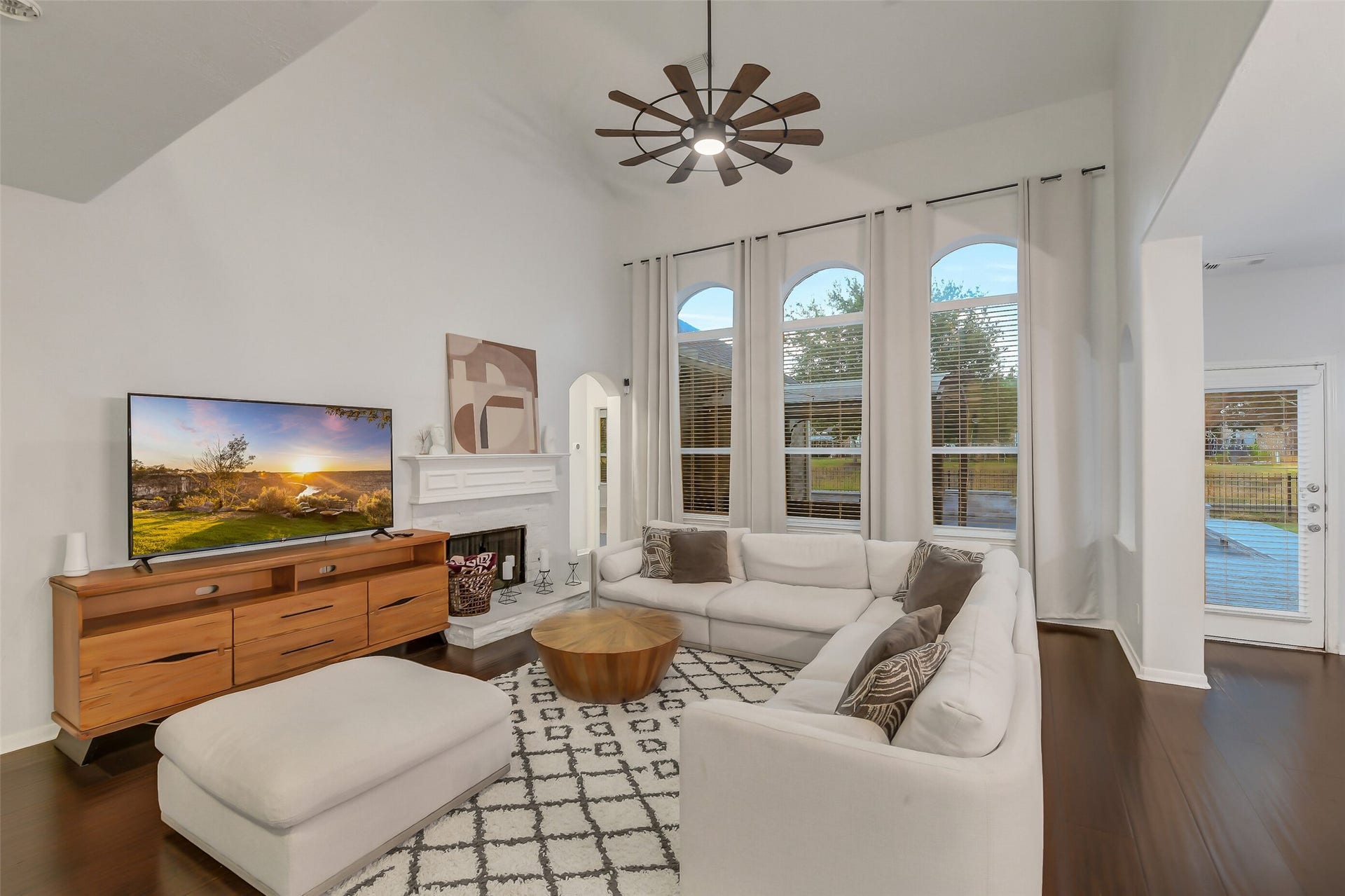 30214 Vinebriar Drive, Spring, TX 77386 30214 Vinebriar Drive, Spring, TX 77386