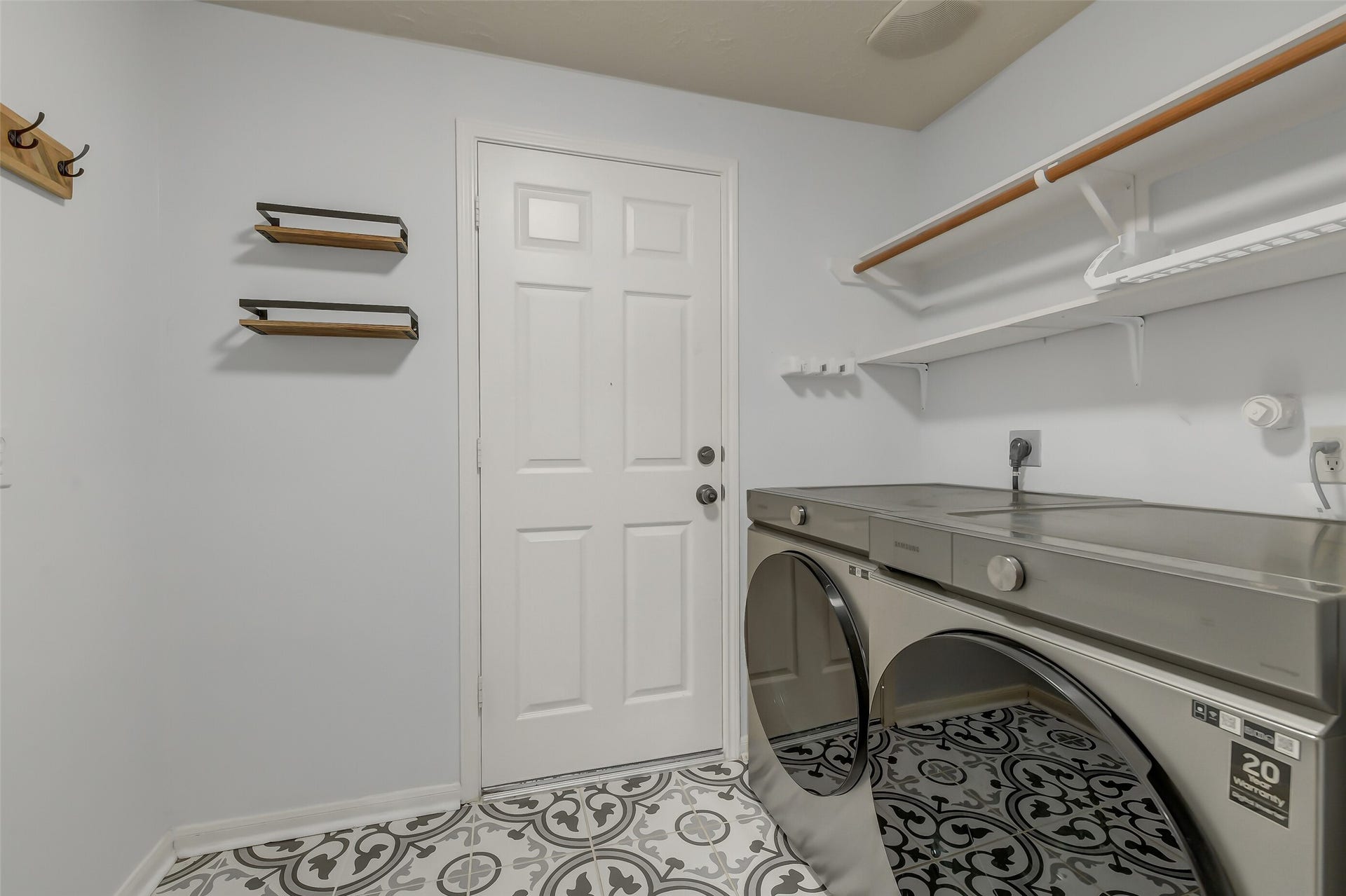 30214 Vinebriar Drive, Spring, TX 77386 30214 Vinebriar Drive, Spring, TX 77386
