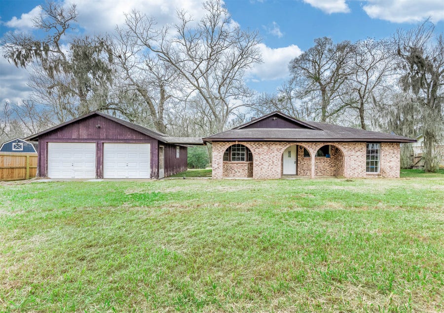 Property photo for 1431 County Road 934, Sweeny, TX