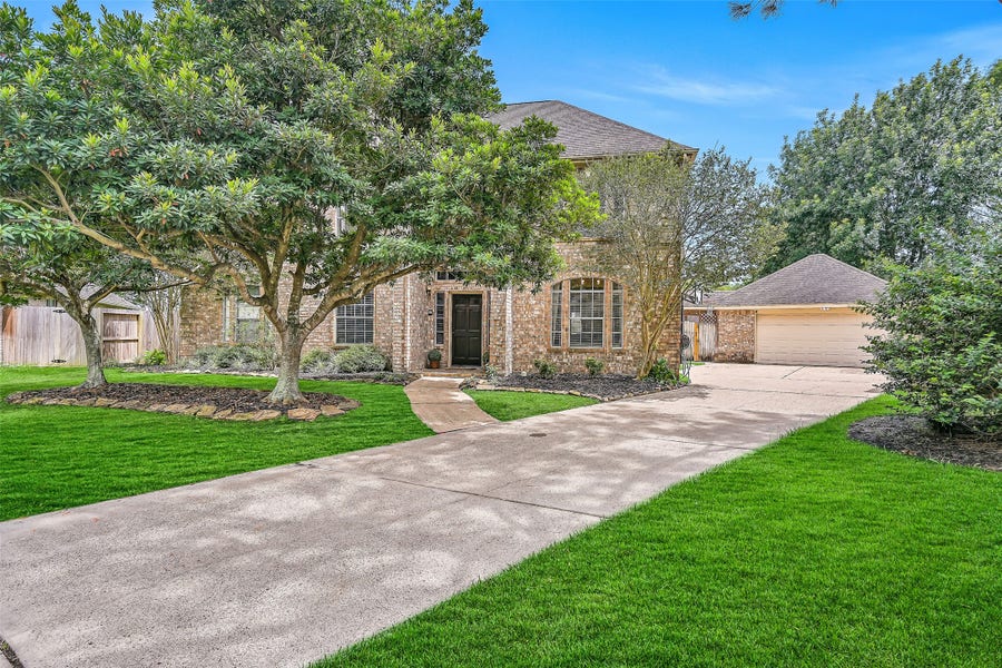 Property photo for 1402 Pine Meadow Court, Pearland, TX
