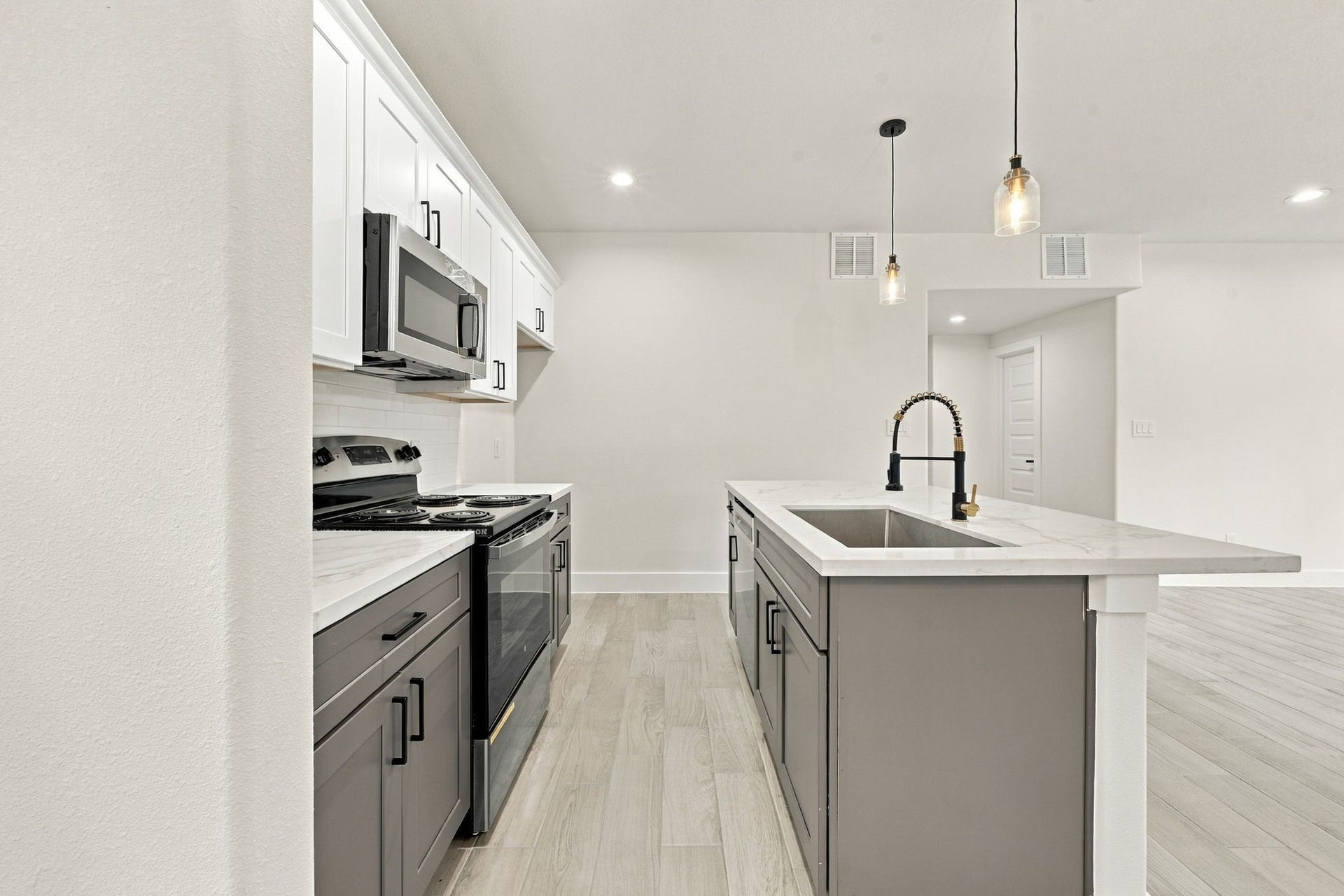 8707 Westcott Road, #A B, Houston, TX 77016 8707 Westcott Road, #A B, Houston, TX 77016