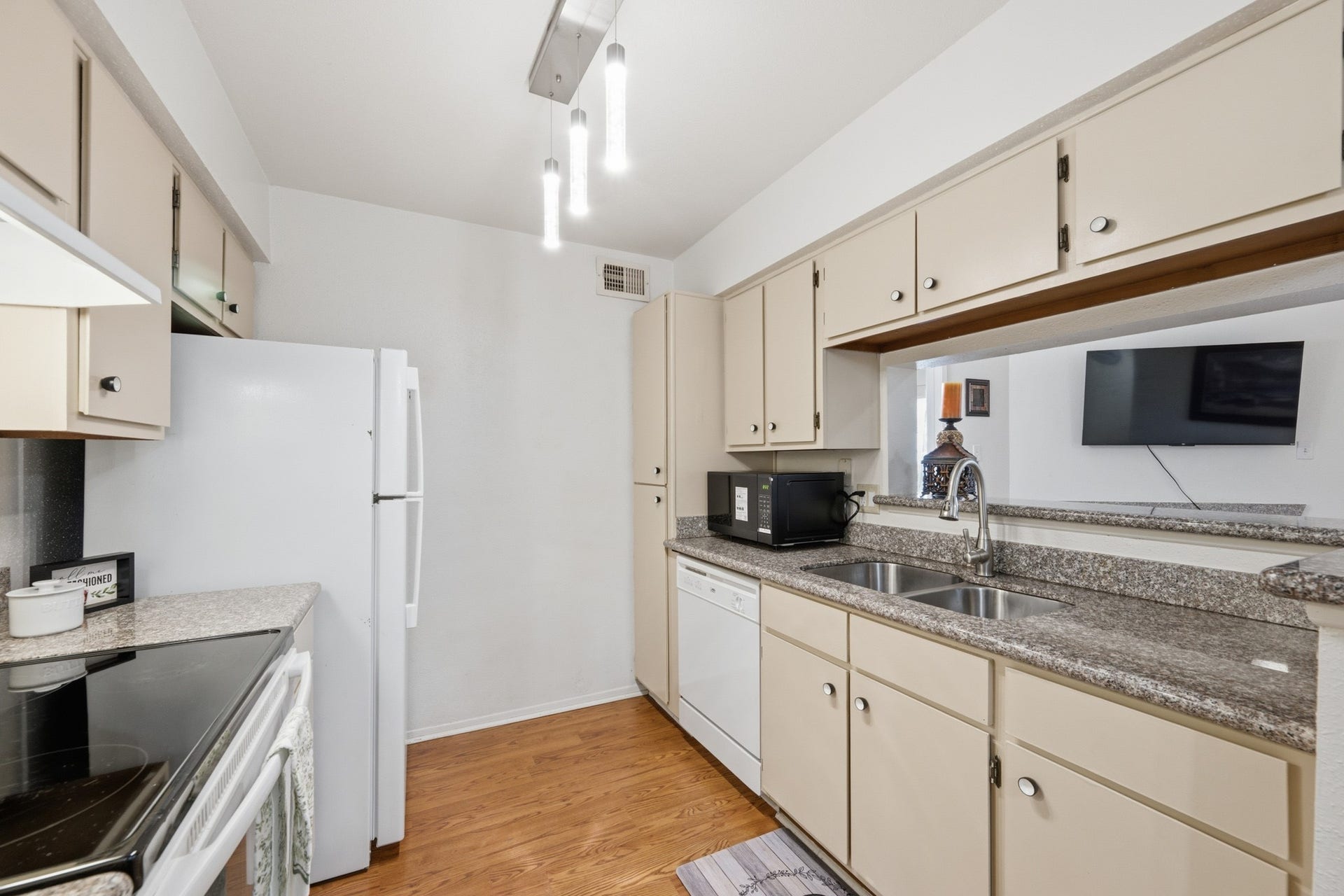 18800 Egret Bay Boulevard, #300, Webster, TX 77058