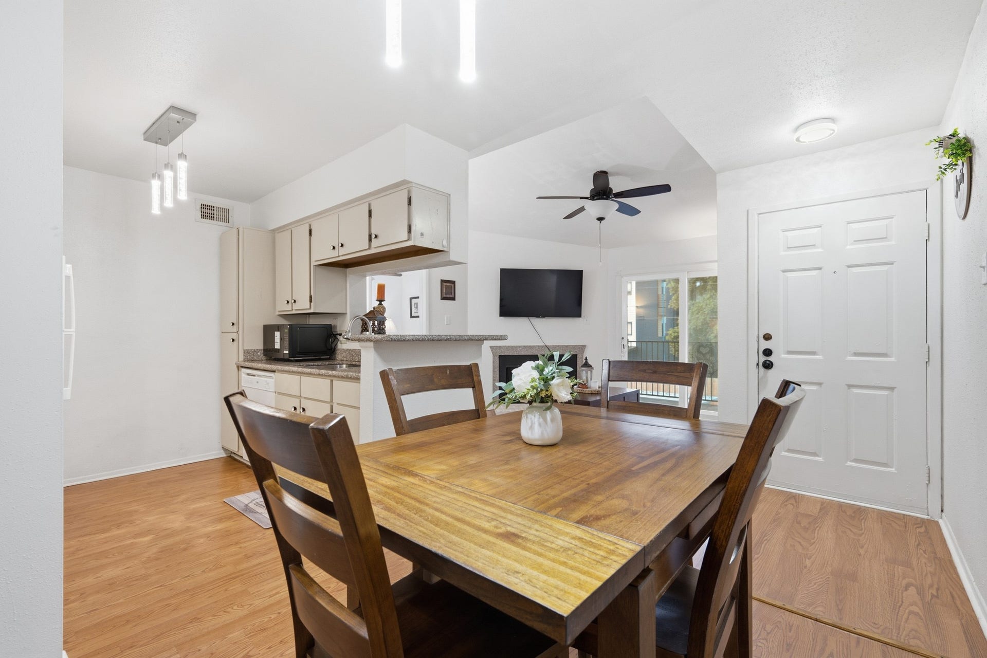 18800 Egret Bay Boulevard, #300, Webster, TX 77058