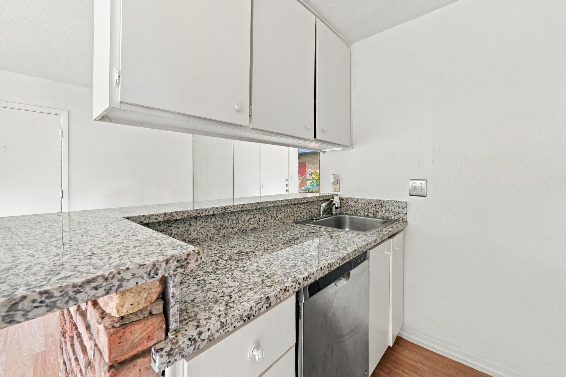 1849 Marshall Street, #9, Houston, TX 77098 Kitchen