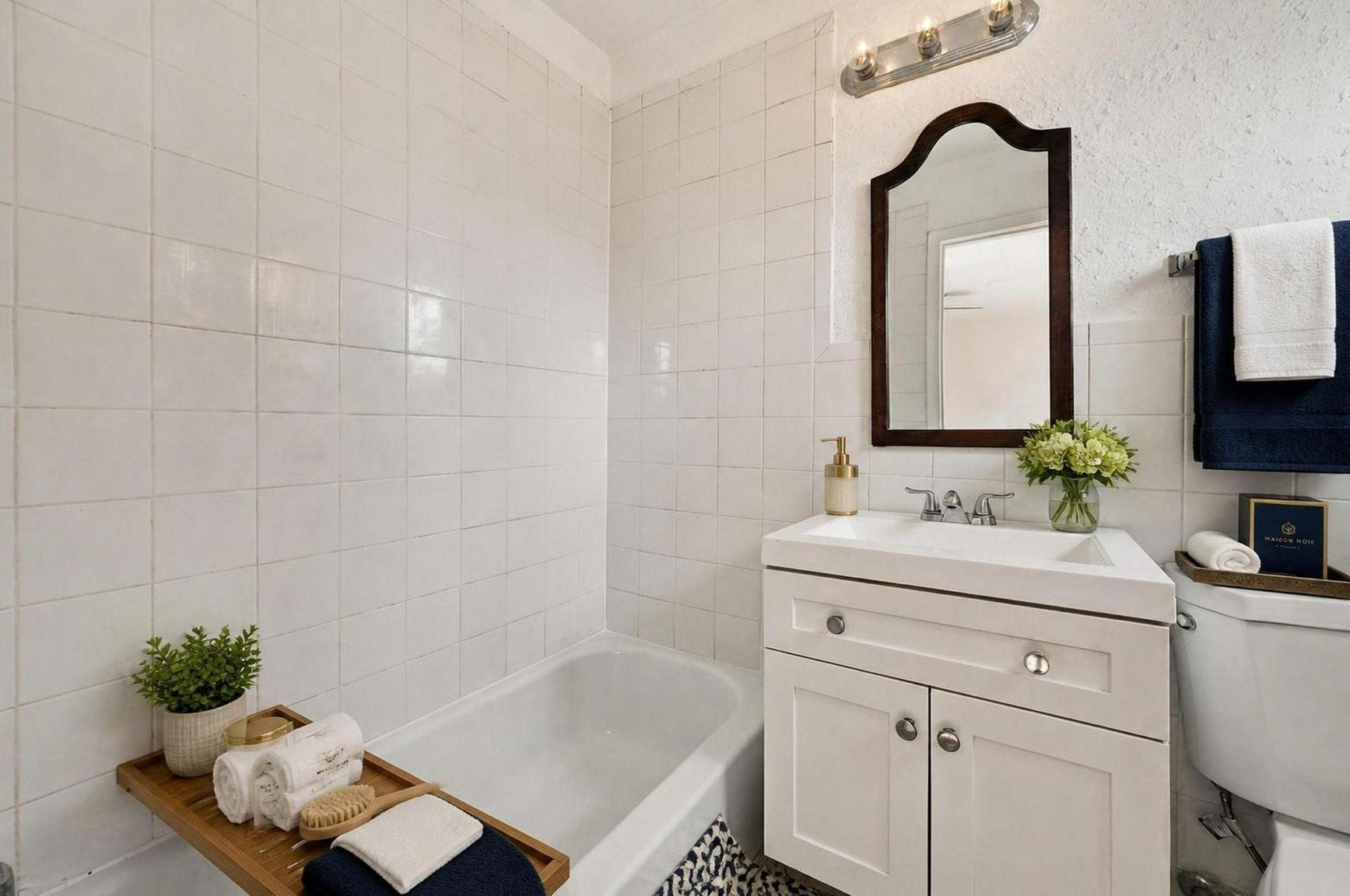1849 Marshall Street, #9, Houston, TX 77098 Bathroom ( Virtually staged).