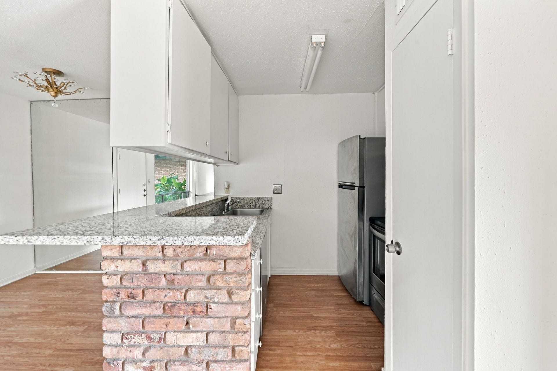 1849 Marshall Street, #9, Houston, TX 77098 Kitchen