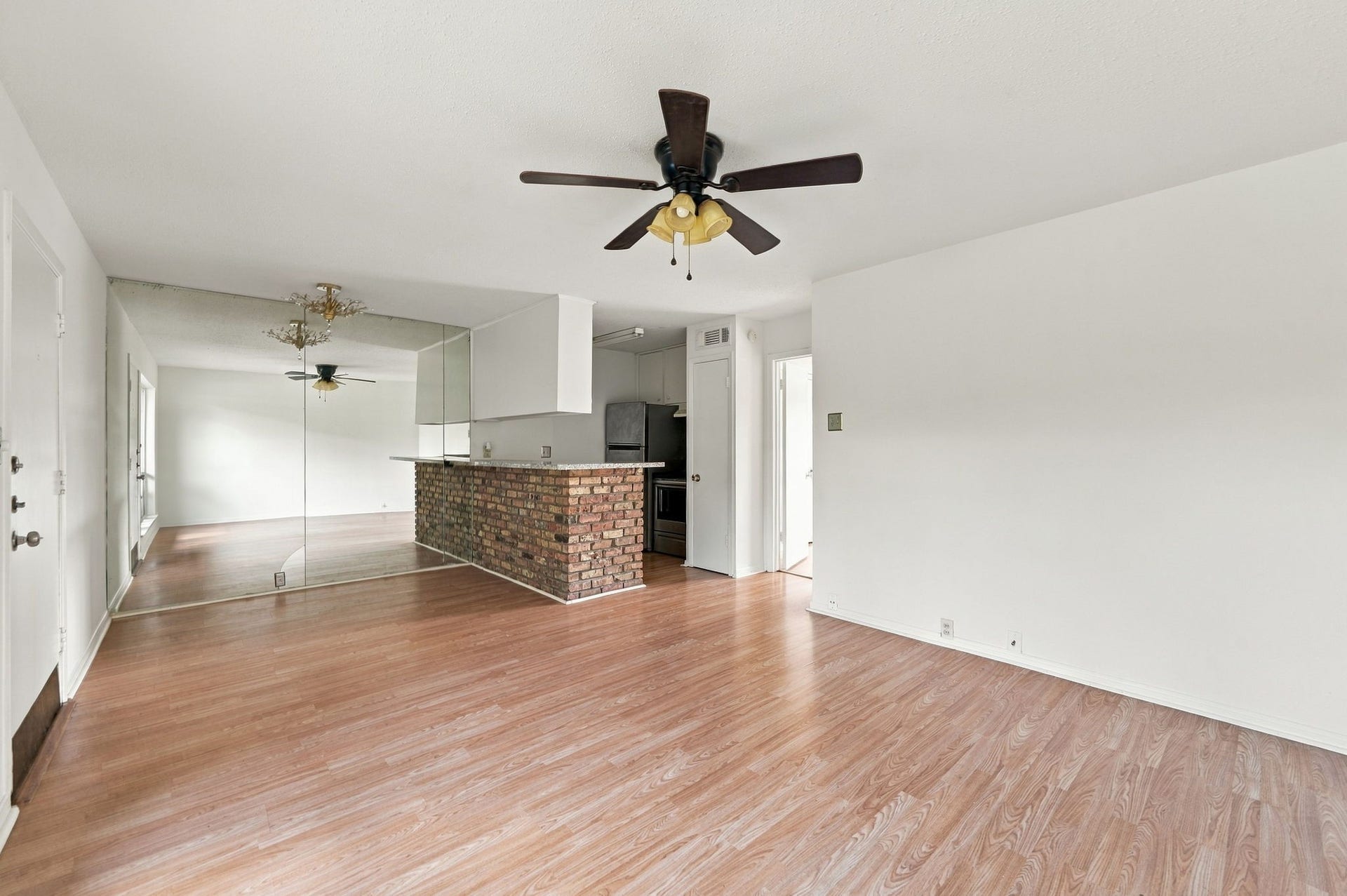 1849 Marshall Street, #9, Houston, TX 77098 Living room