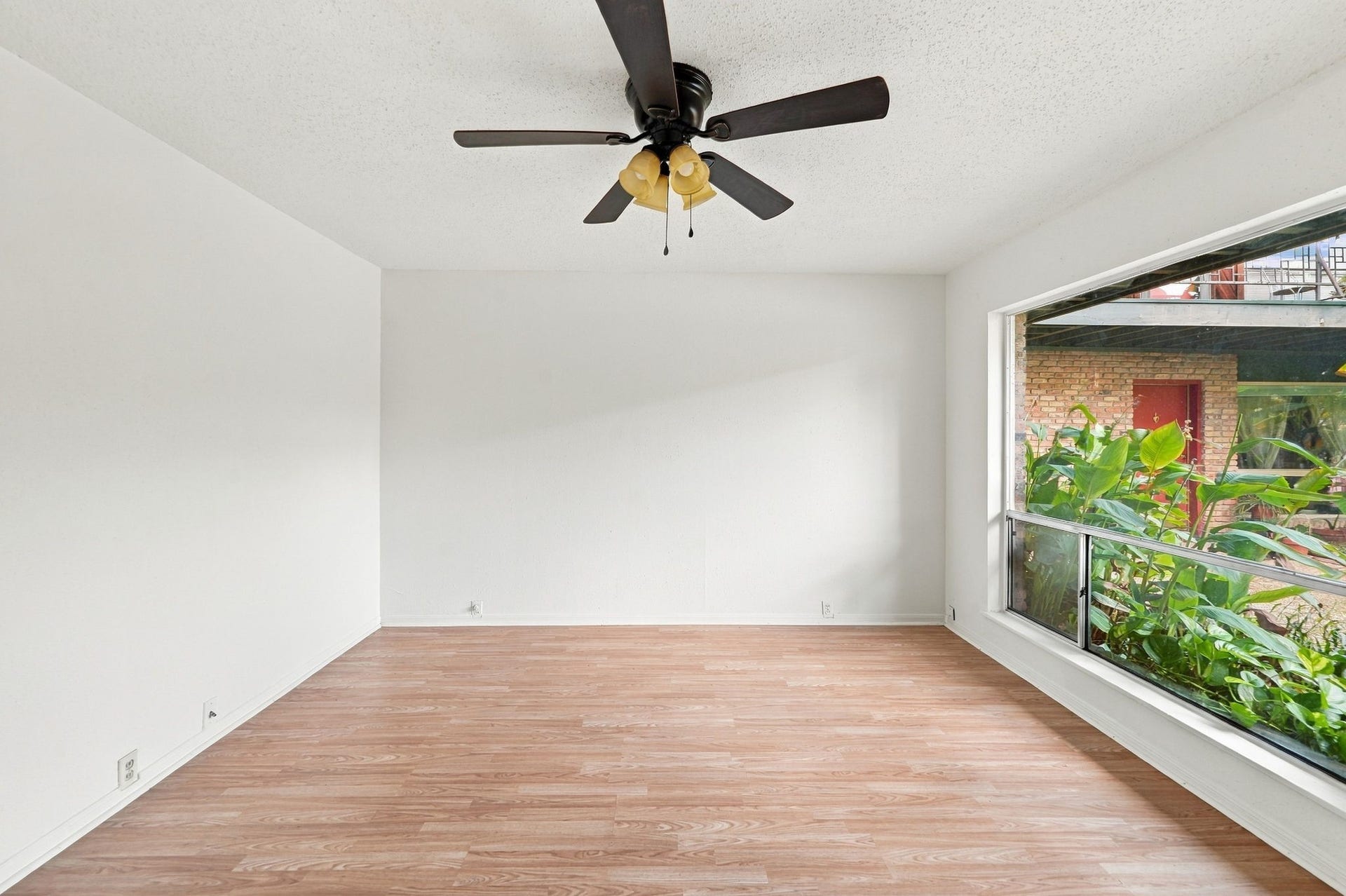 1849 Marshall Street, #9, Houston, TX 77098 Living room