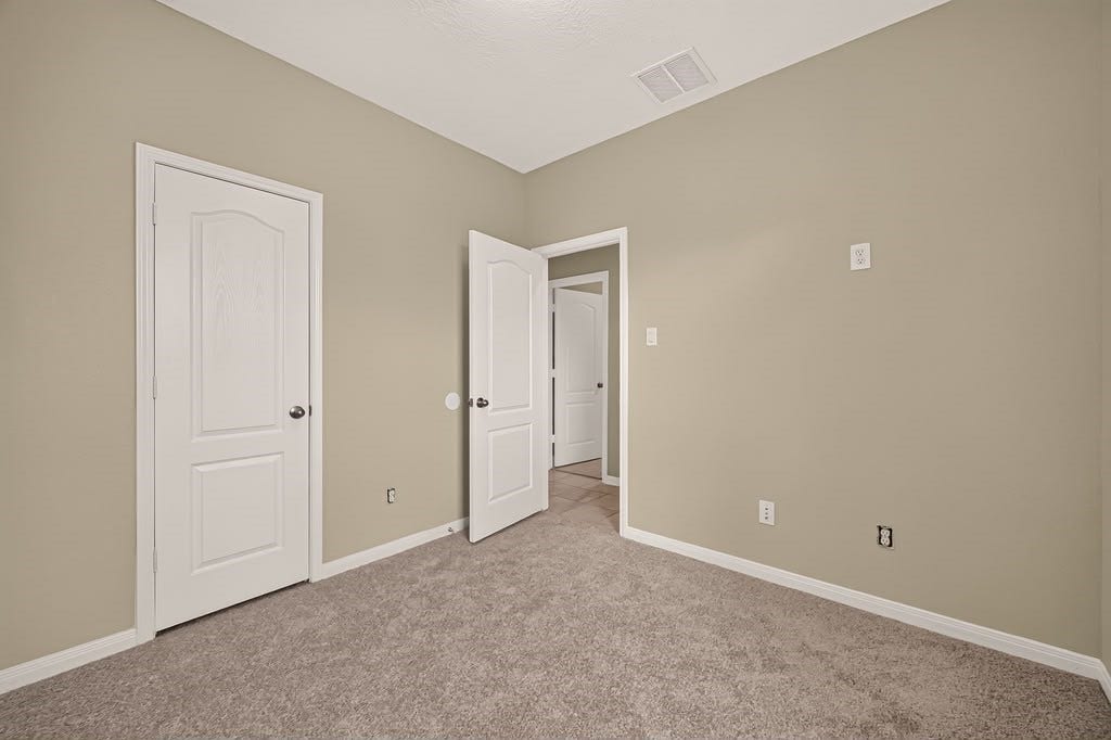 6031 Diamond Sky Lane, Houston, TX 77048 6031 Diamond Sky Lane, Houston, TX 77048
