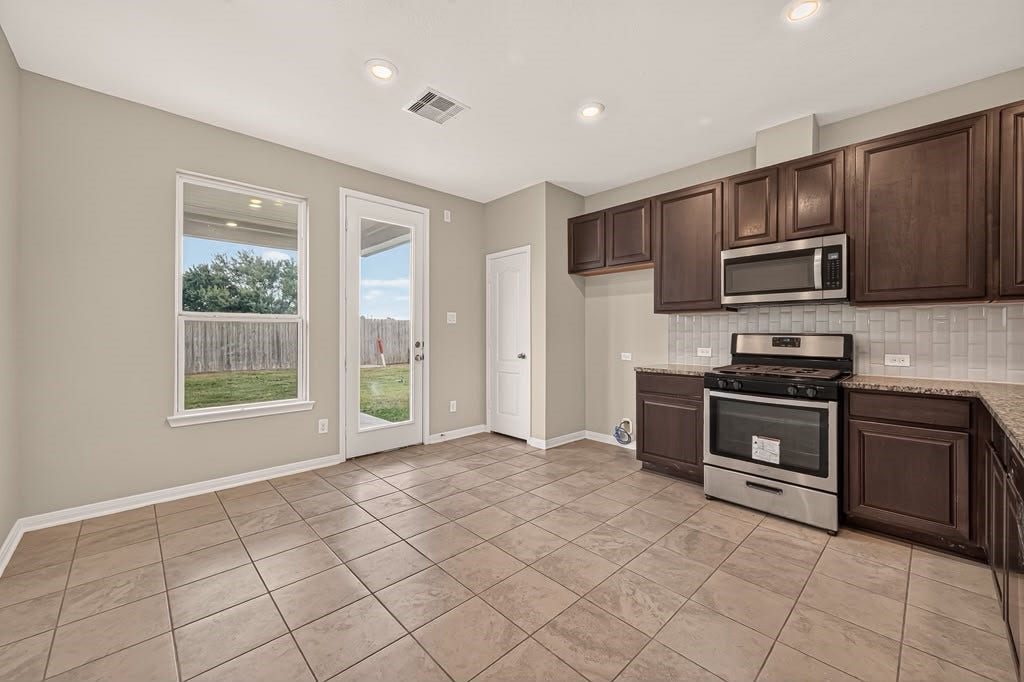 6031 Diamond Sky Lane, Houston, TX 77048 6031 Diamond Sky Lane, Houston, TX 77048
