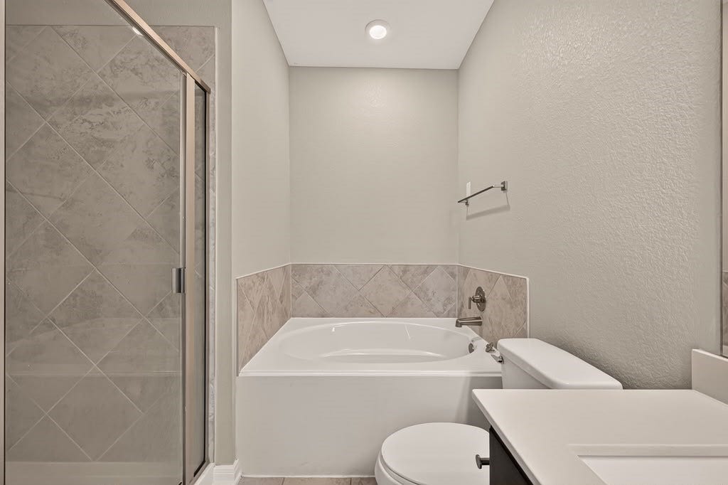 6031 Diamond Sky Lane, Houston, TX 77048 6031 Diamond Sky Lane, Houston, TX 77048