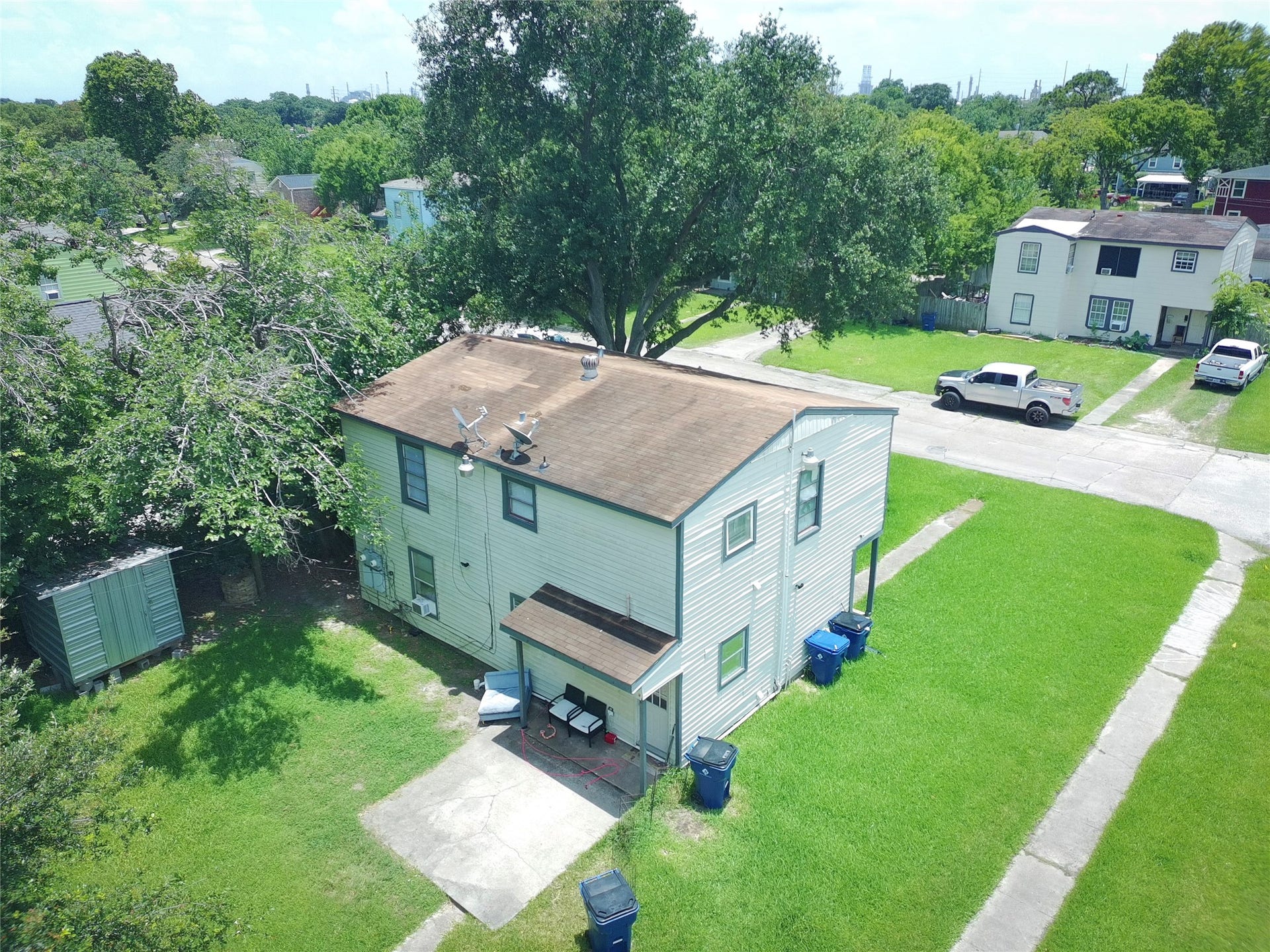 1138 4th Avenue N, Texas City, TX 77590 Rear view of the property