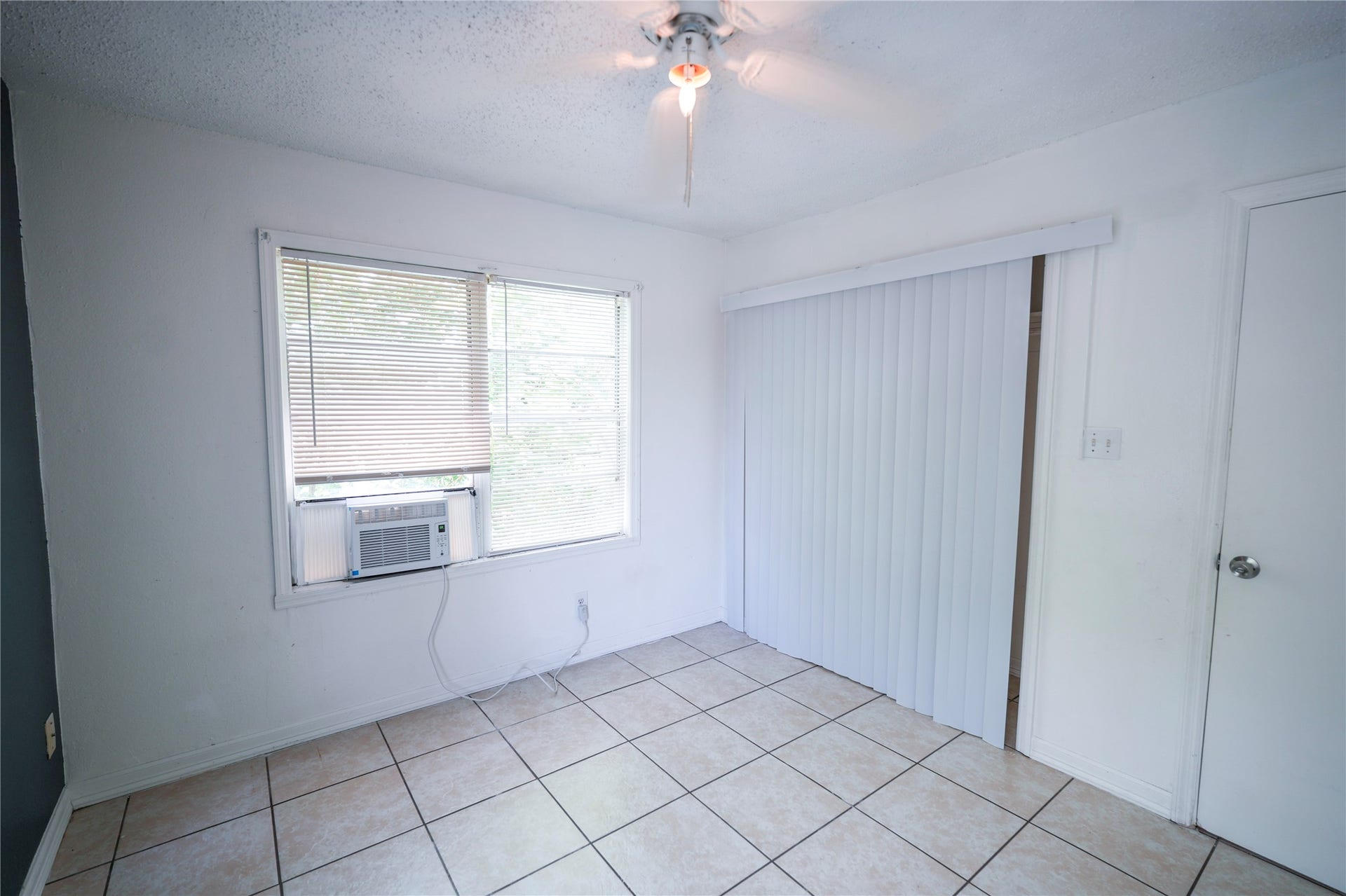 1138 4th Avenue N, Texas City, TX 77590 Bedroom 2