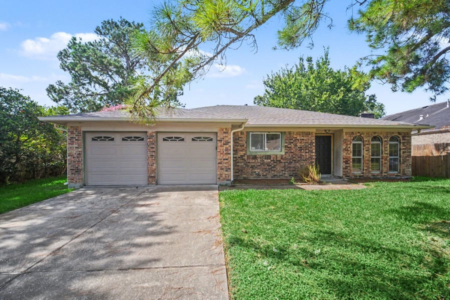 Property photo for 16463 Hickory Knoll Drive, Houston, TX