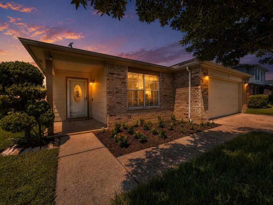 Property photo for 3209 Wheatmeadow Court, Pearland, TX