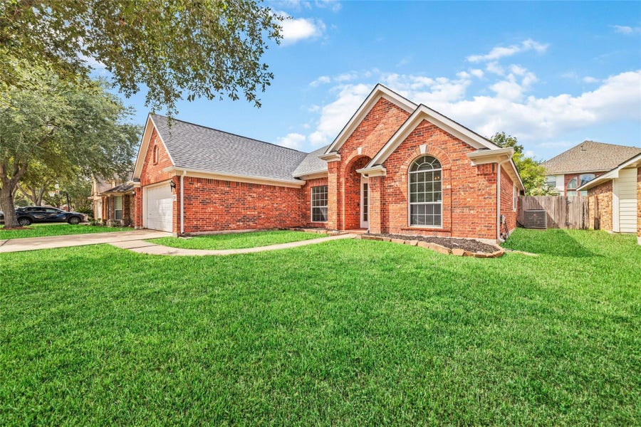 Property photo for 7606 Brighton Knolls Lane, Richmond, TX