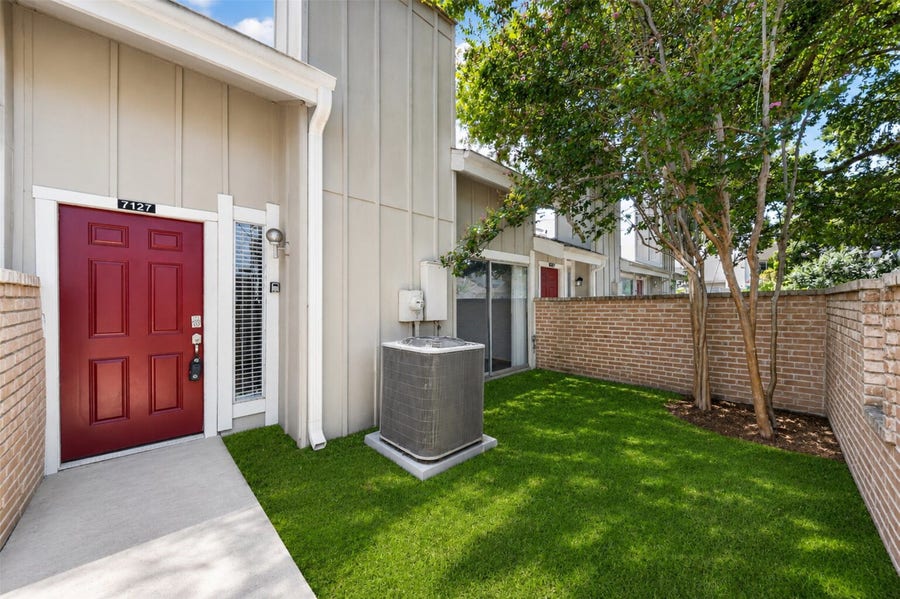 Property photo for 7127 Brendam Lane, Houston, TX