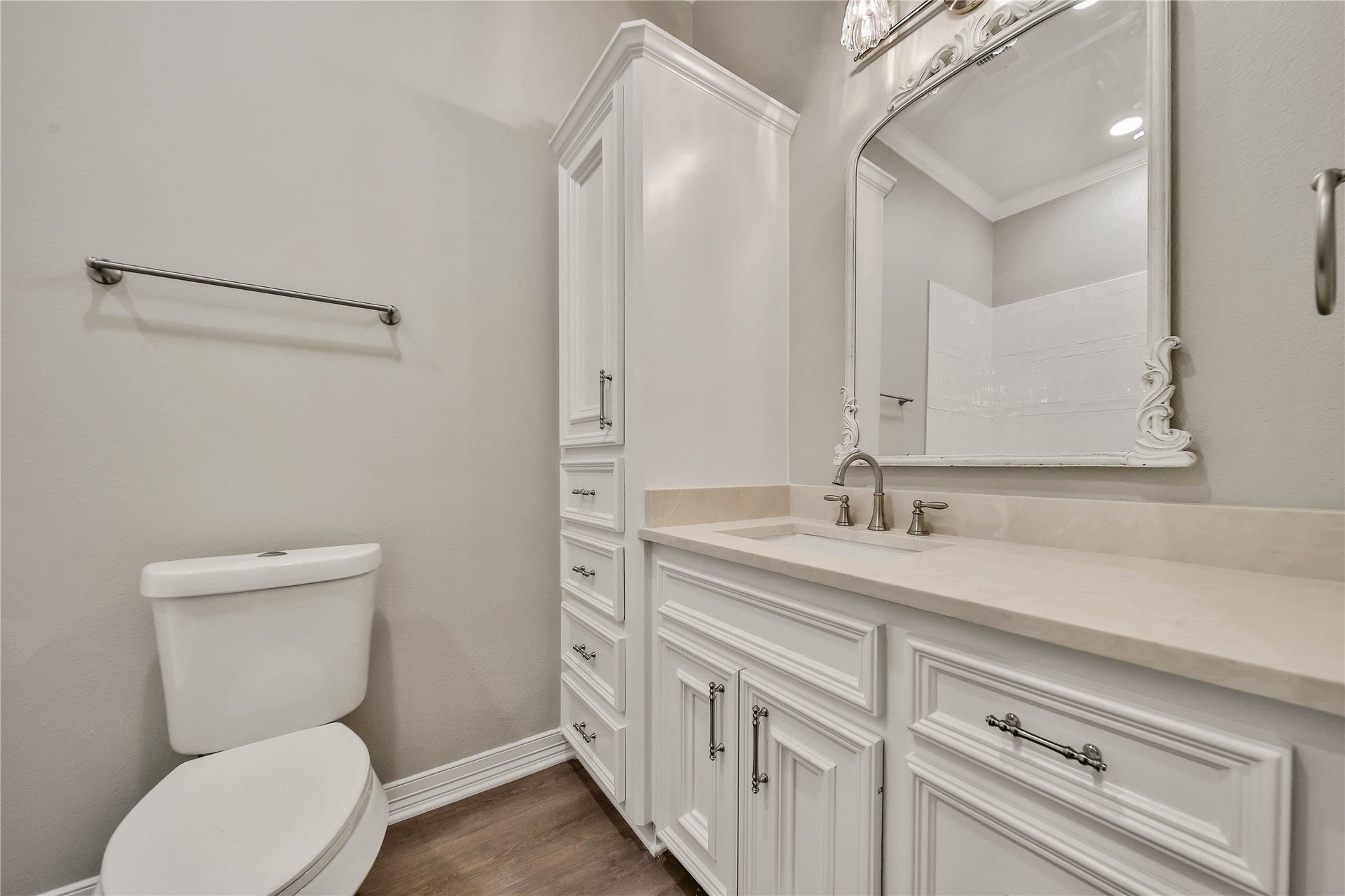 1125 W Stroker Road, #1125, Crosby, TX 77532 Hallway bathroom.