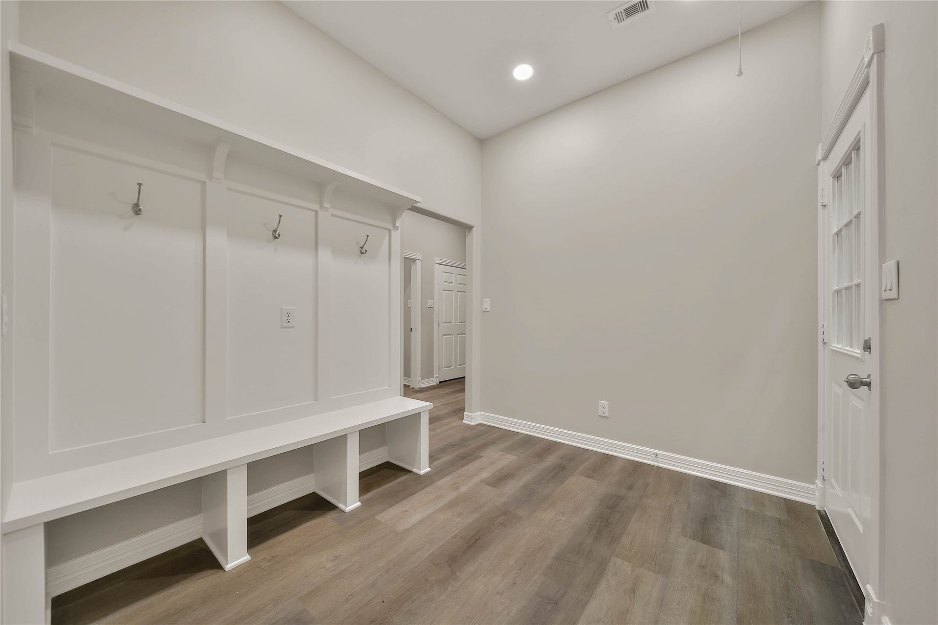1125 W Stroker Road, #1125, Crosby, TX 77532 mudroom next to garage.