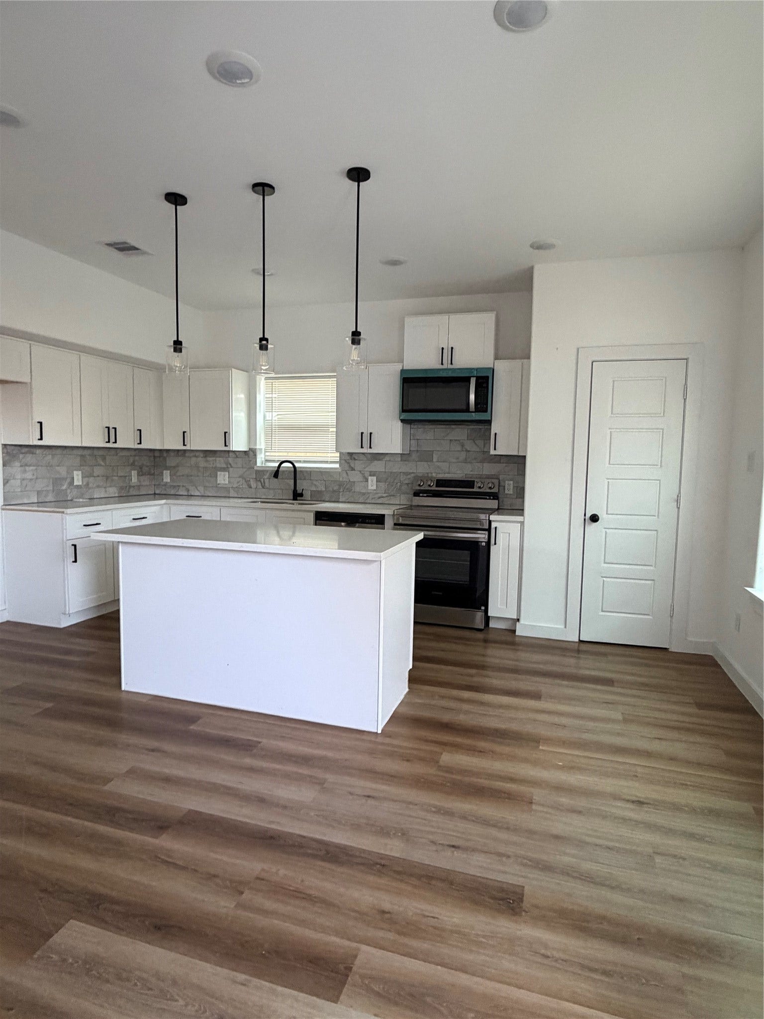 8019 Birmingham Street, #B, Houston, TX 77028 8019 Birmingham Street, #B, Houston, TX 77028