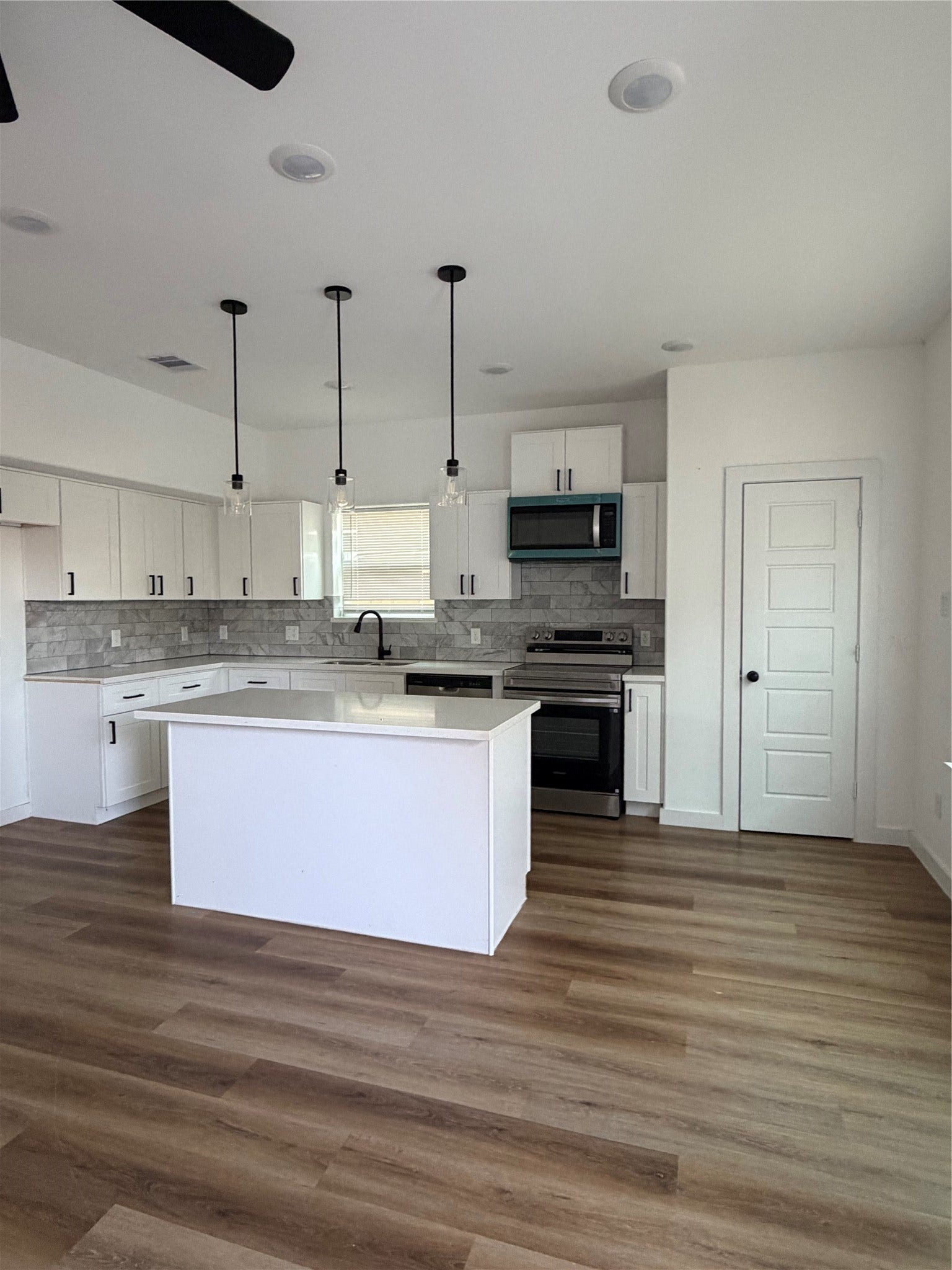 8019 Birmingham Street, #B, Houston, TX 77028 8019 Birmingham Street, #B, Houston, TX 77028