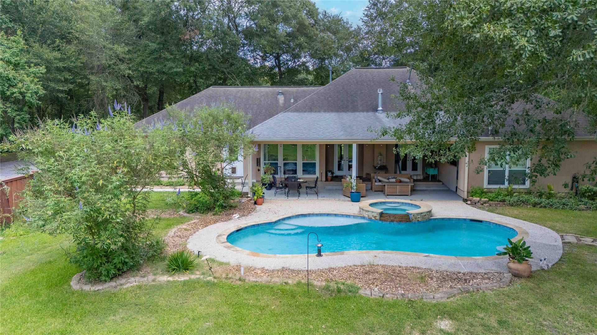 17207 Horseshoe Way, New Caney, TX 77357 17207 Horseshoe Way, New Caney, TX 77357