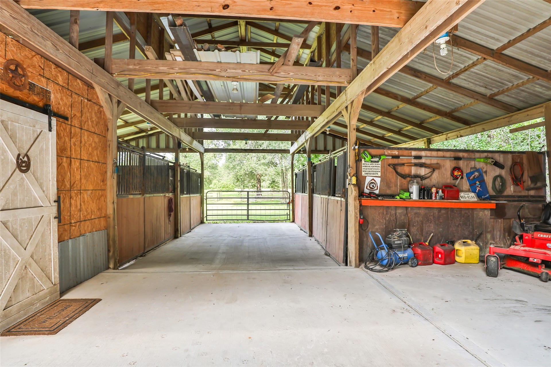 17207 Horseshoe Way, New Caney, TX 77357 17207 Horseshoe Way, New Caney, TX 77357