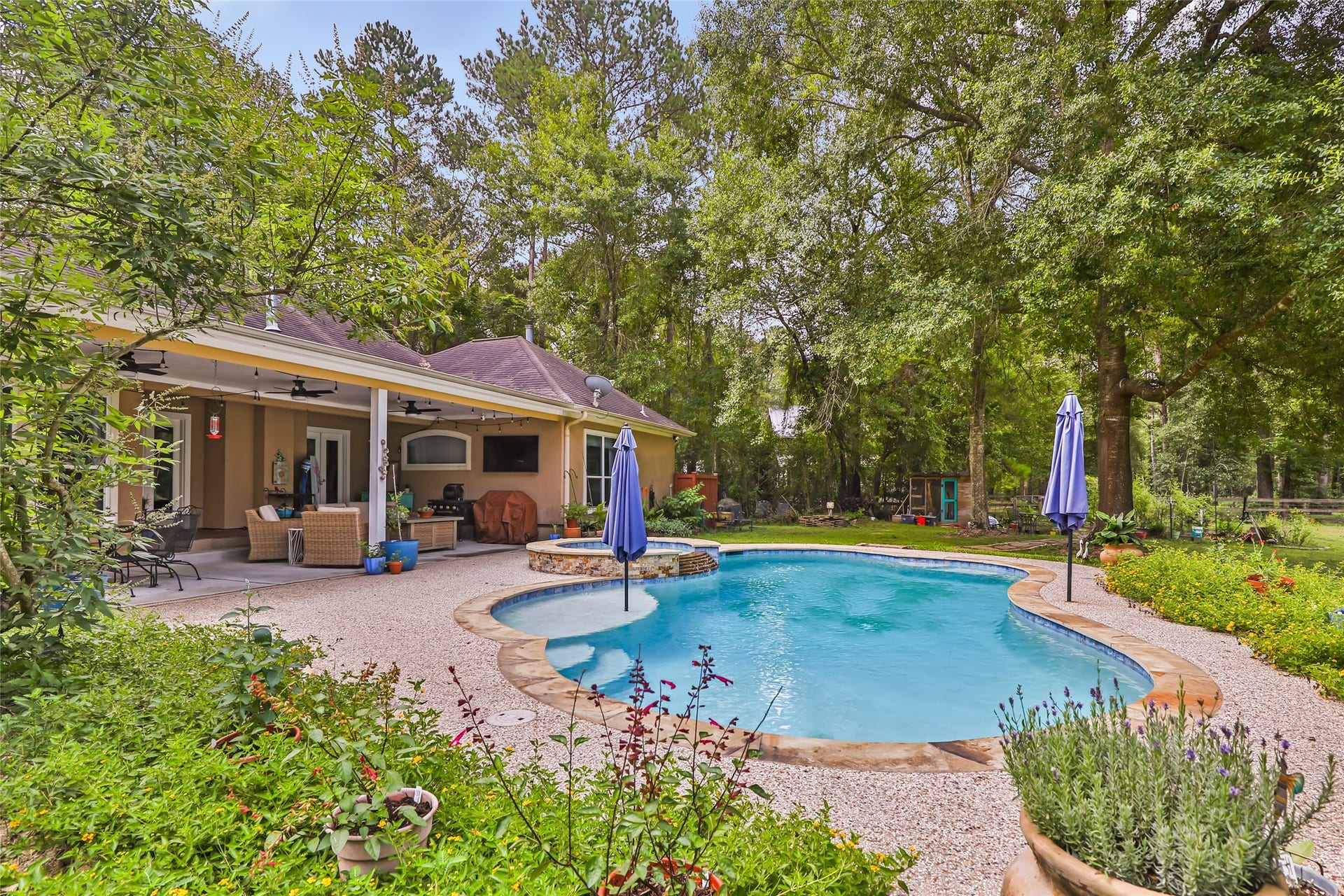 17207 Horseshoe Way, New Caney, TX 77357 17207 Horseshoe Way, New Caney, TX 77357