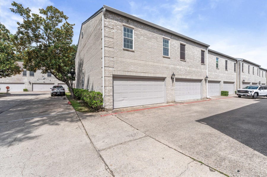 Property photo for 17557 Red Oak Dr Drive, #7557, Houston, TX