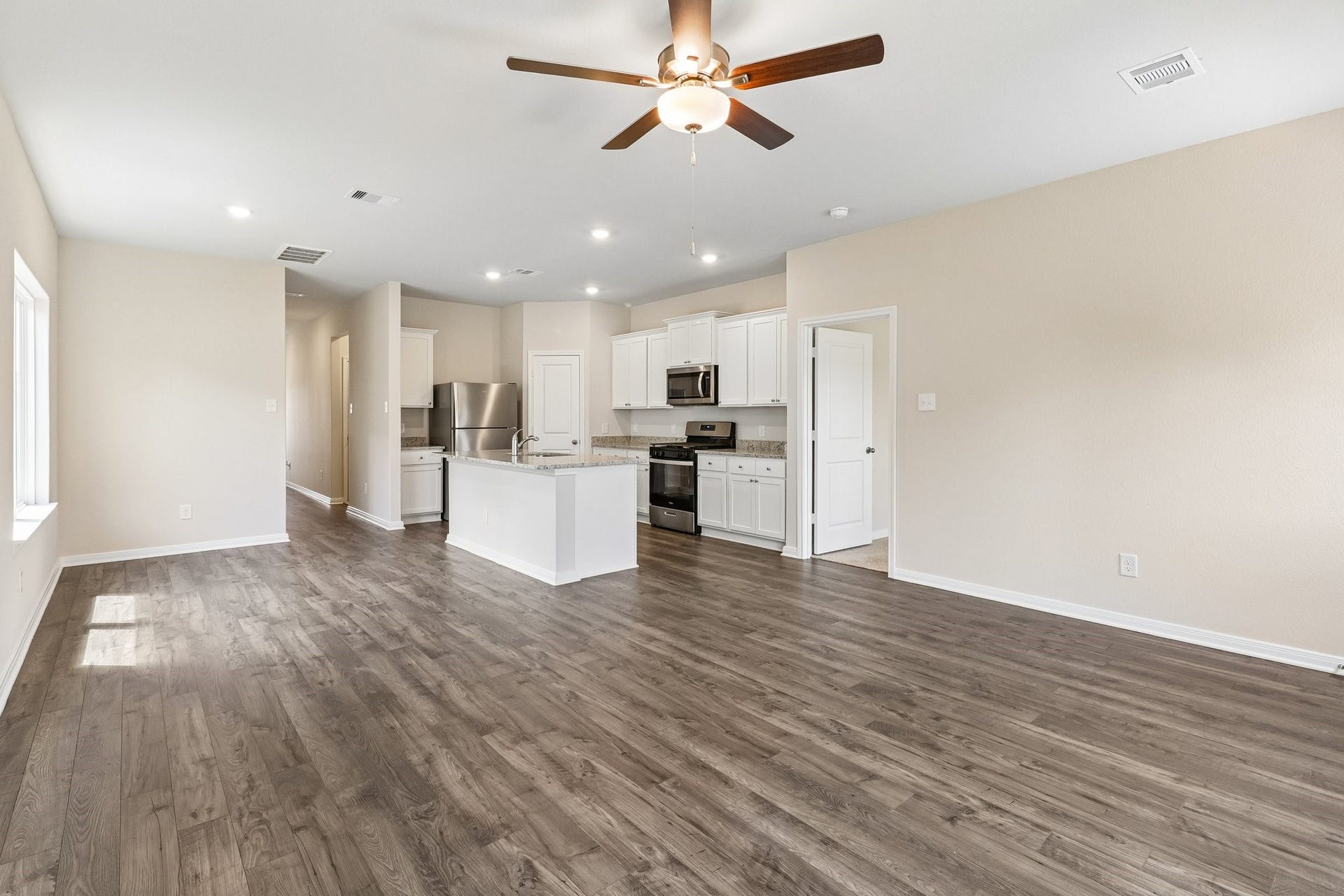 5910 Peony Place, Magnolia, TX 77354 5910 Peony Place, Magnolia, TX 77354