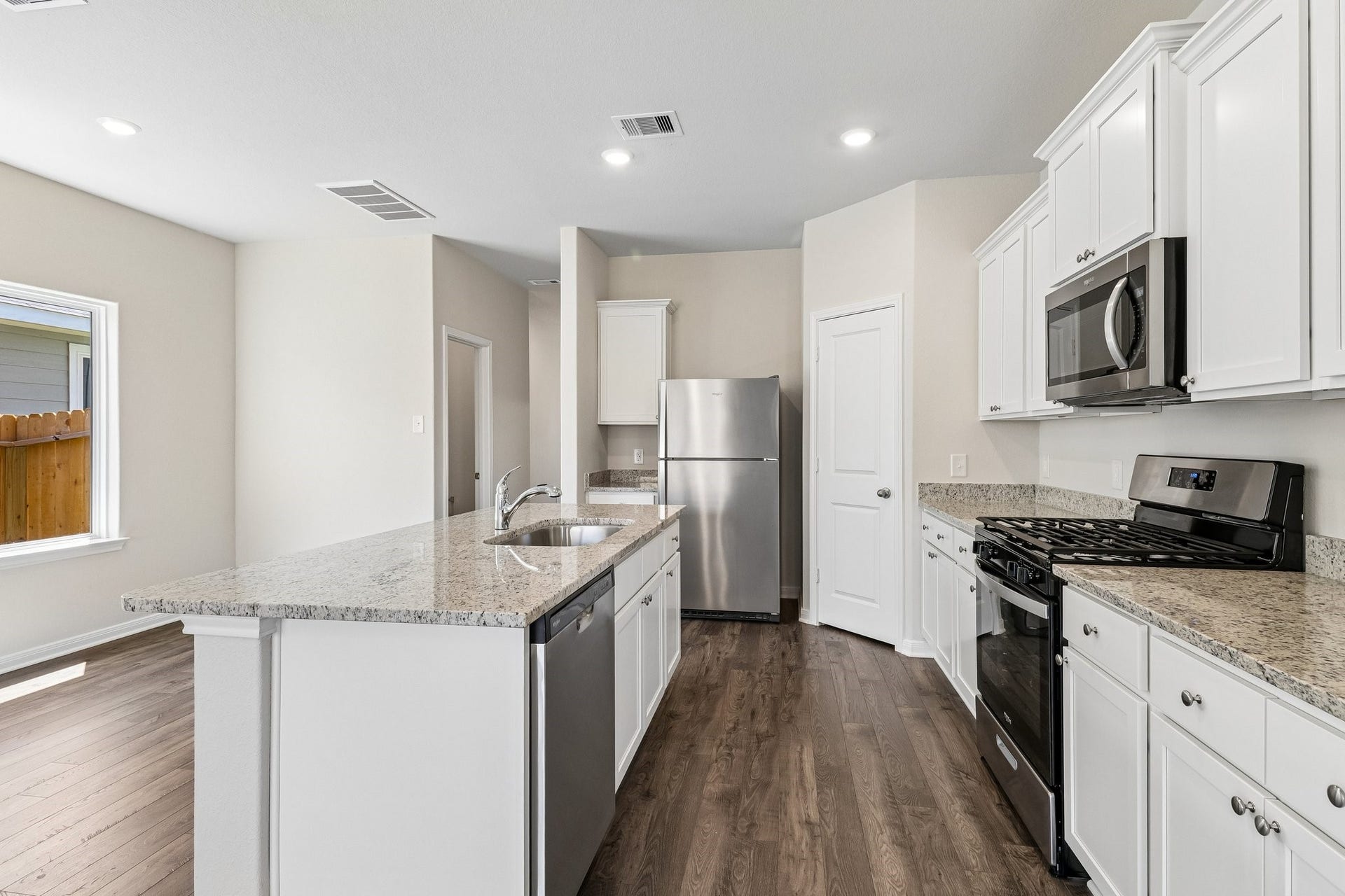 5910 Peony Place, Magnolia, TX 77354 5910 Peony Place, Magnolia, TX 77354