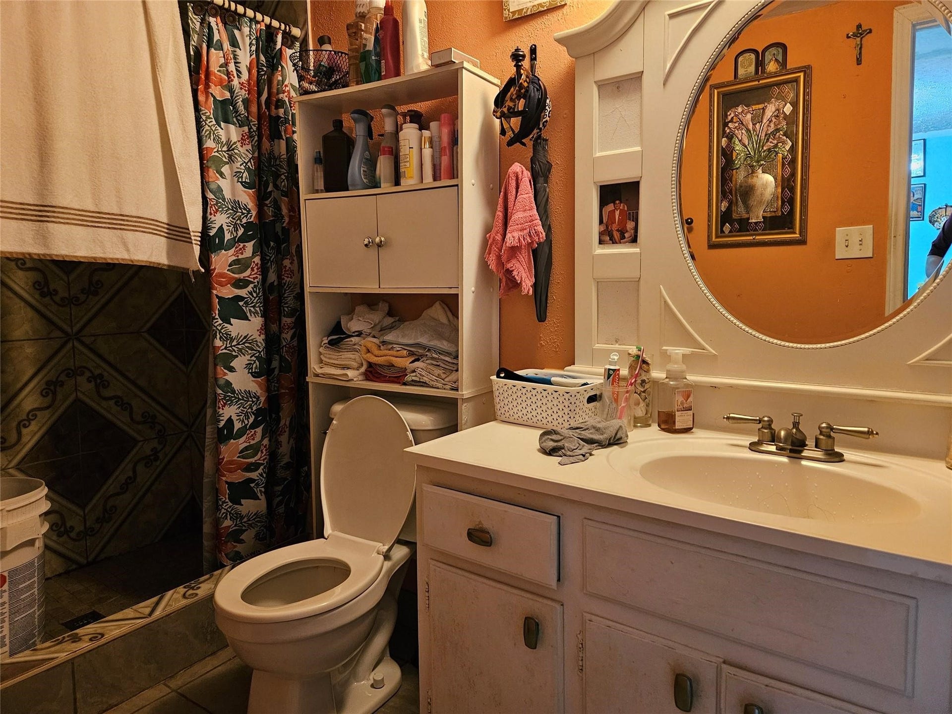 121 Norview Drive, Houston, TX 77022 121 Norview Drive, Houston, TX 77022