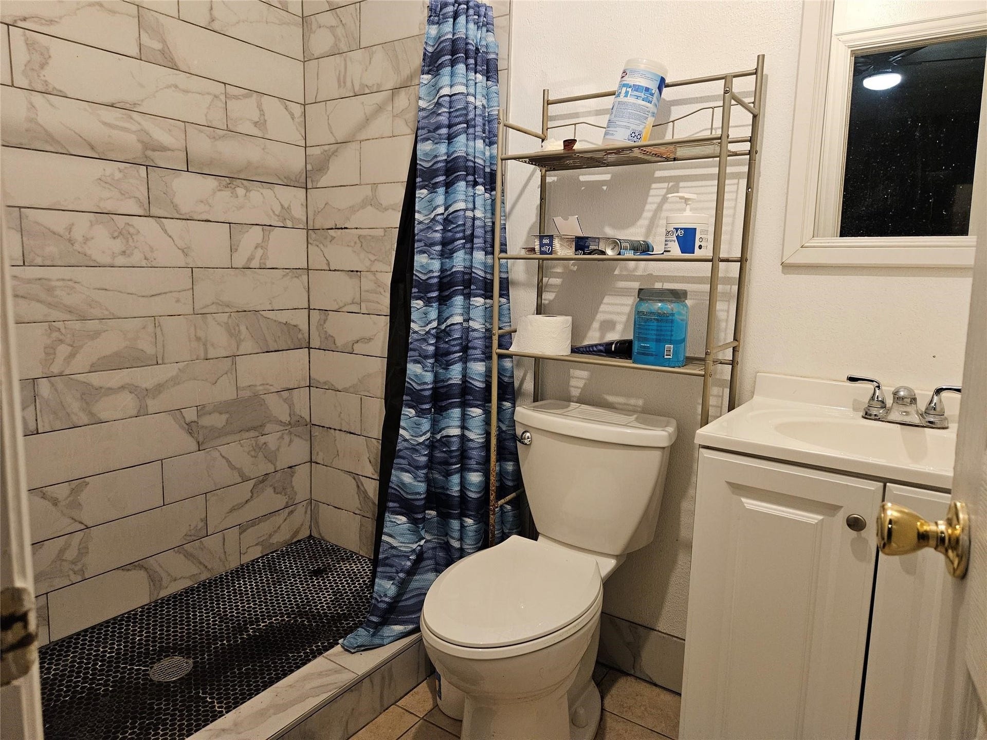 121 Norview Drive, Houston, TX 77022 121 Norview Drive, Houston, TX 77022
