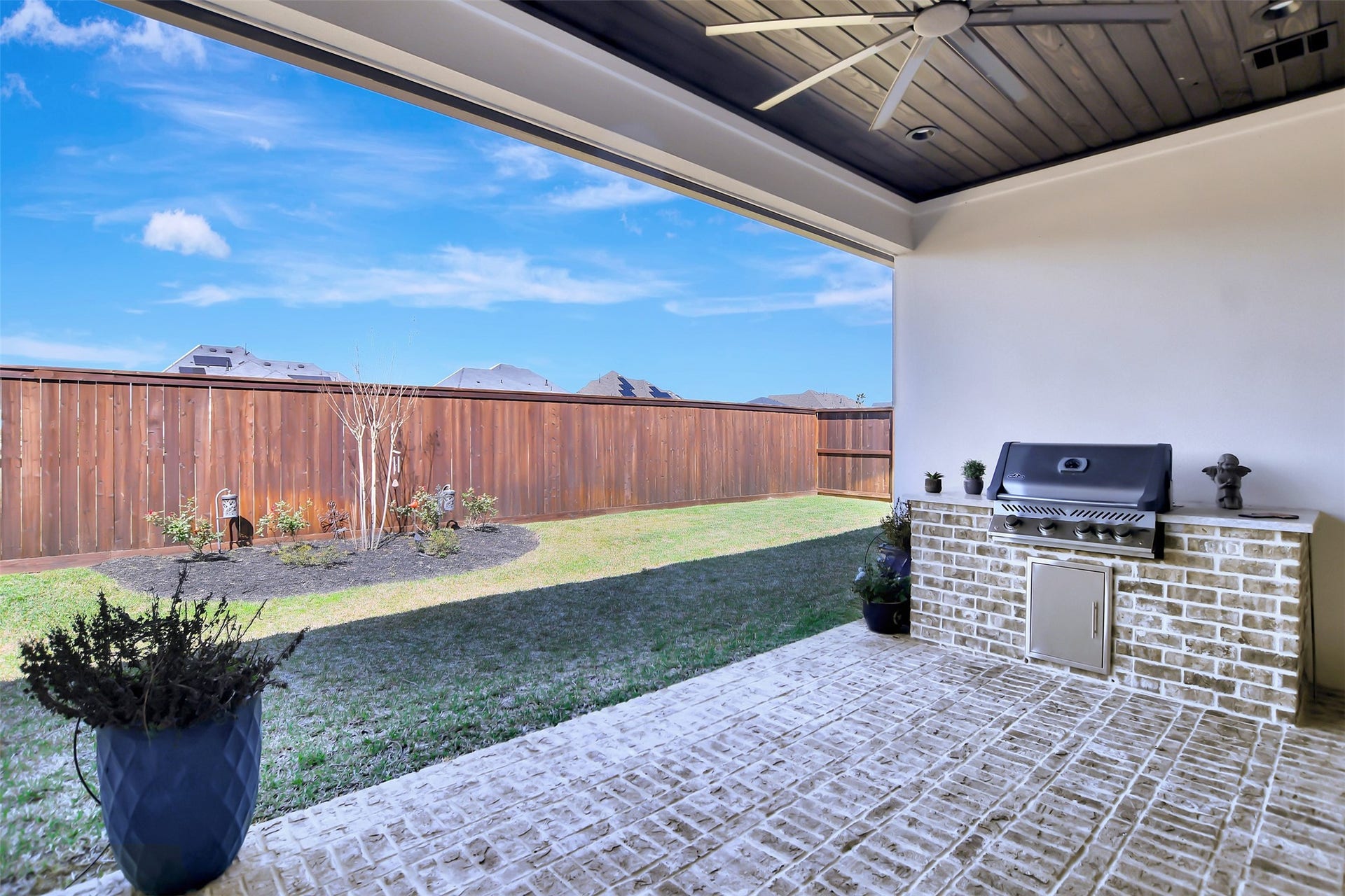 1746 Spring View, Friendswood, TX 77546 1746 Spring View, Friendswood, TX 77546