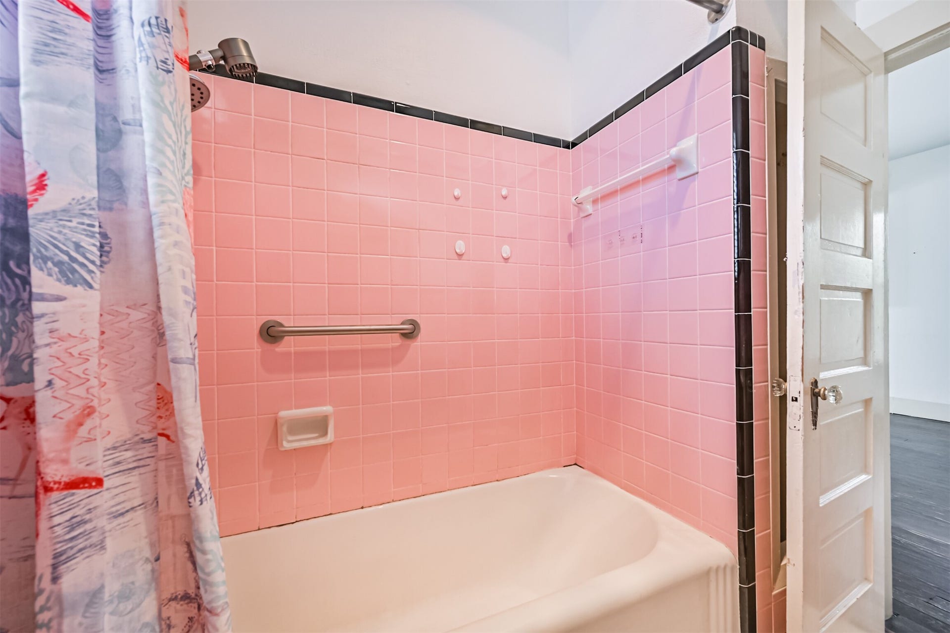 1102 9th Street, Galveston, TX 77550 1102 9th Street, Galveston, TX 77550