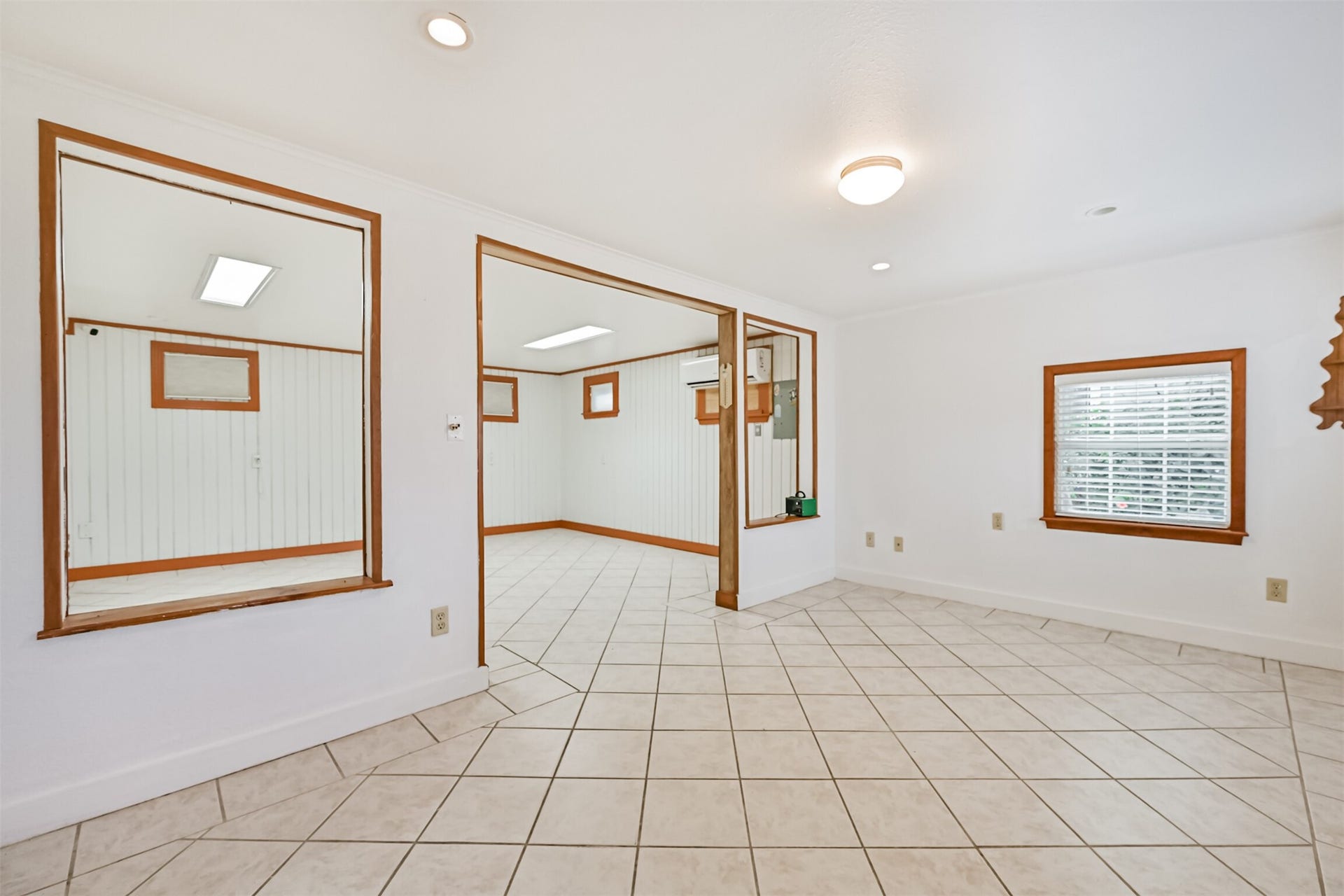 1102 9th Street, Galveston, TX 77550 lower unit