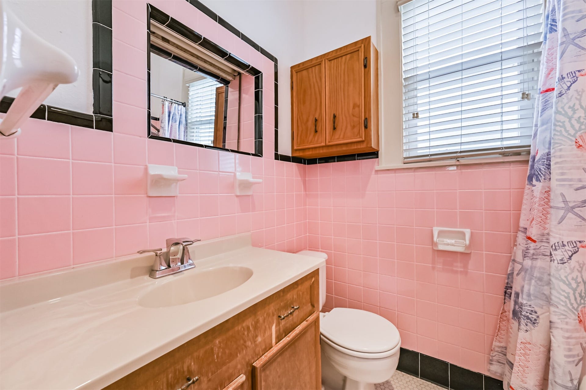 1102 9th Street, Galveston, TX 77550 1102 9th Street, Galveston, TX 77550