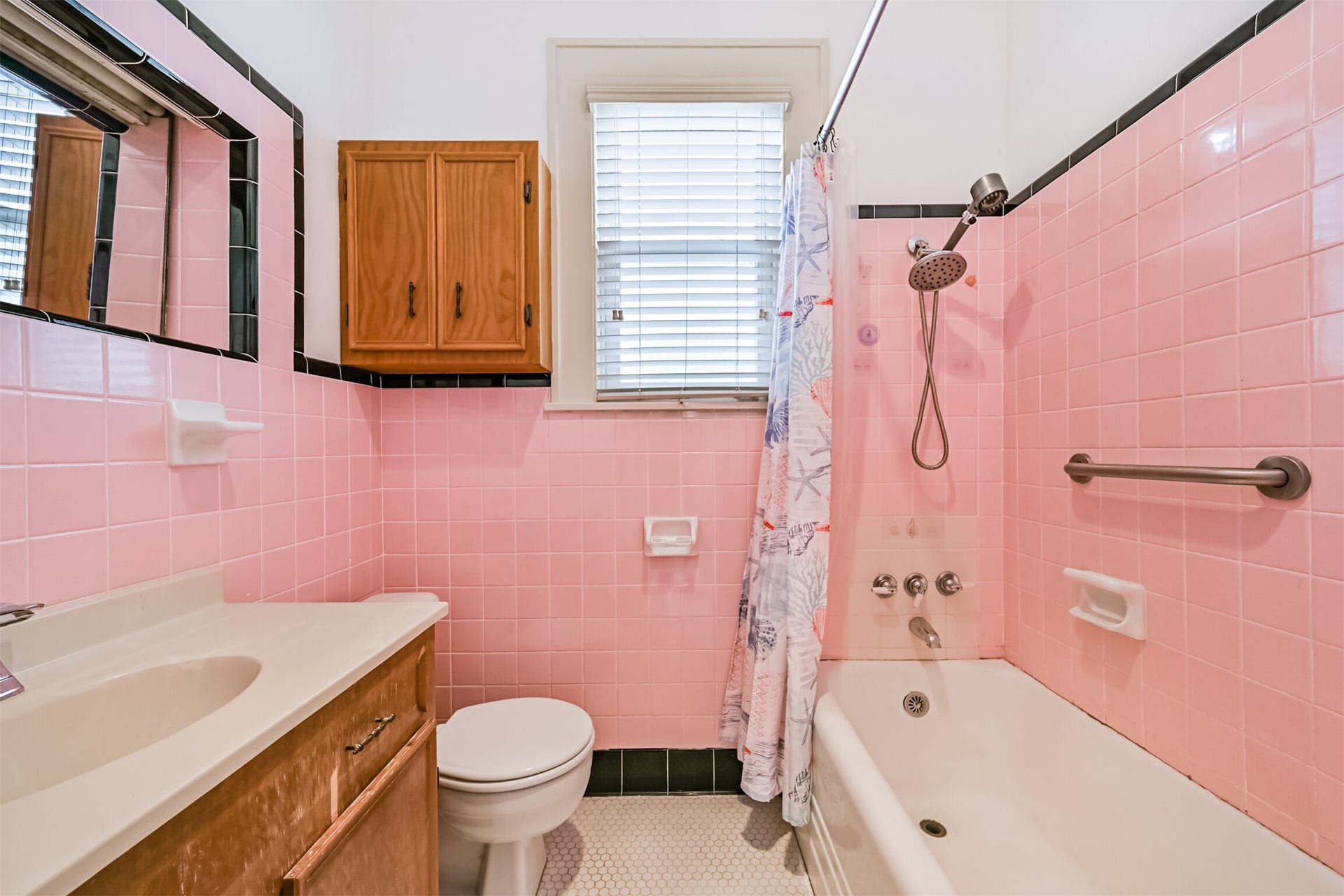 1102 9th Street, Galveston, TX 77550 1102 9th Street, Galveston, TX 77550