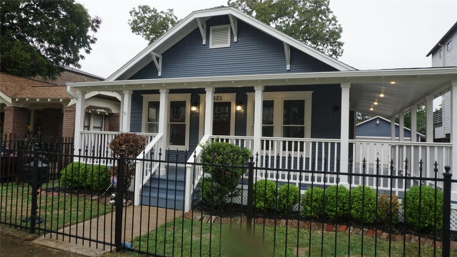 Property photo for 825 Algregg Street, Houston, TX