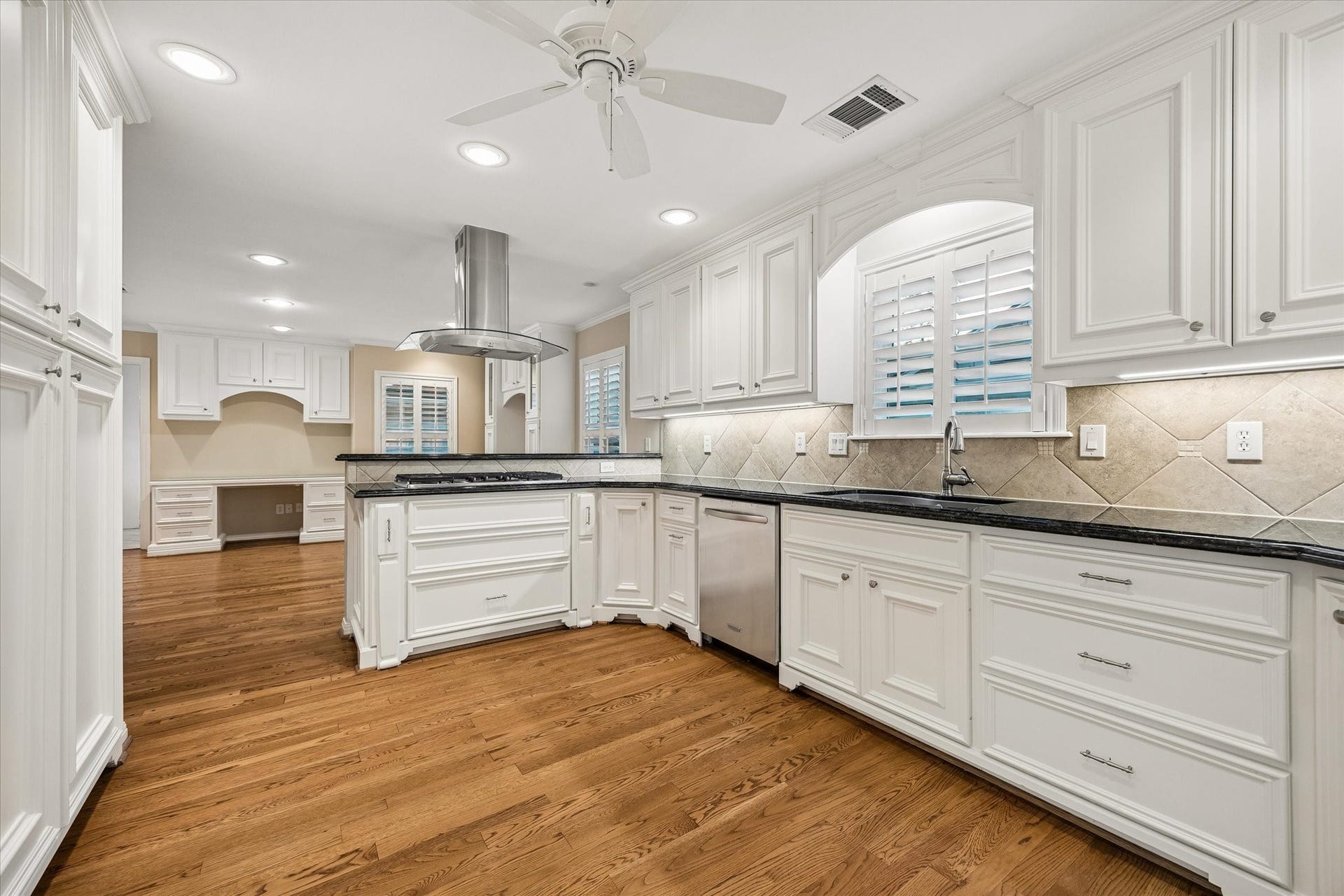6235 Sugar Hill Drive, Houston, TX 77057 6235 Sugar Hill Drive, Houston, TX 77057