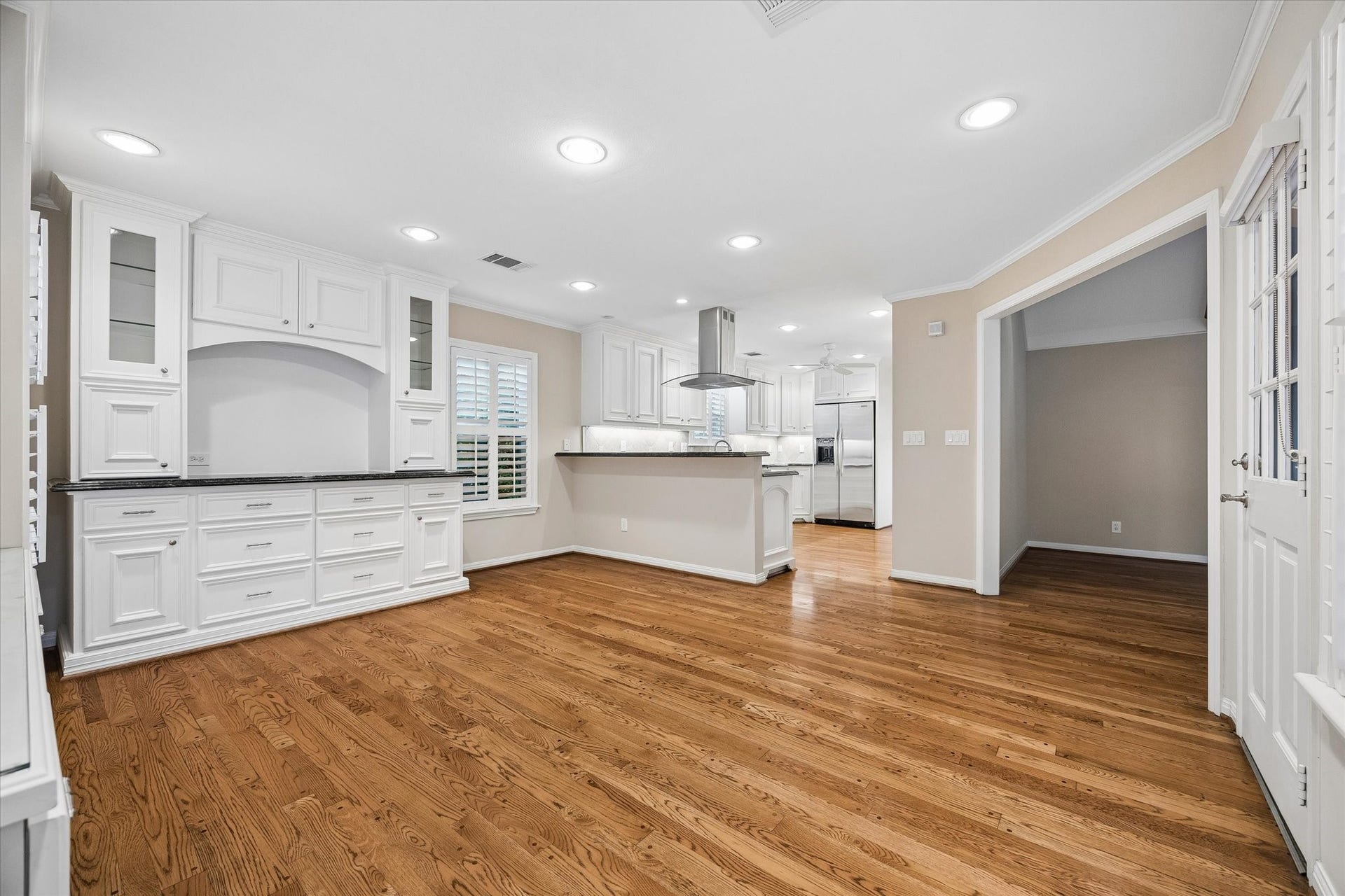 6235 Sugar Hill Drive, Houston, TX 77057 6235 Sugar Hill Drive, Houston, TX 77057