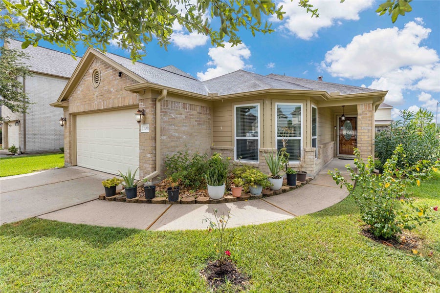 Property photo for 11031 Bauer Elm Street, Houston, TX