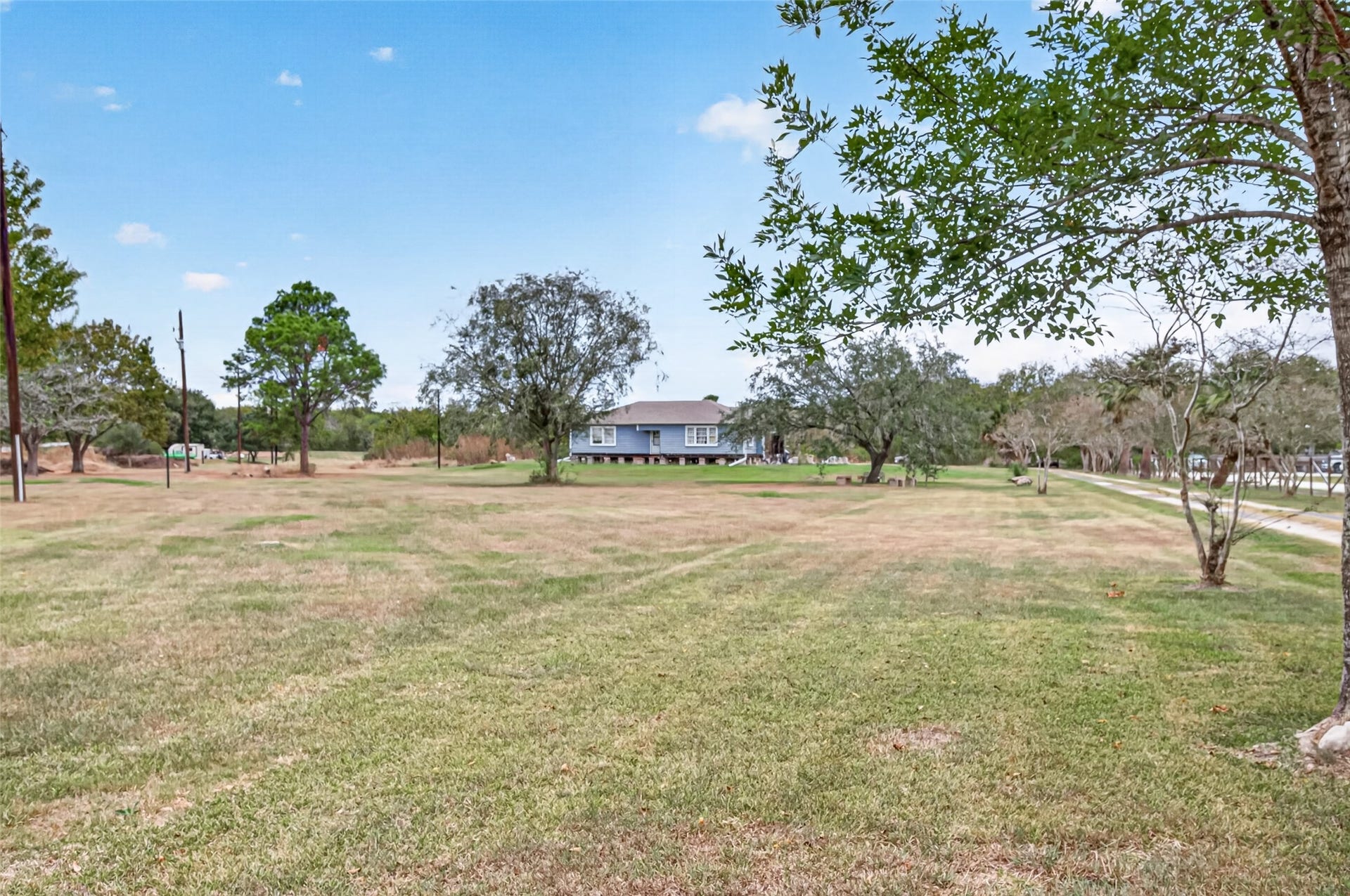 6823 Koeblen Road, Richmond, TX 77469 6823 Koeblen Road, Richmond, TX 77469