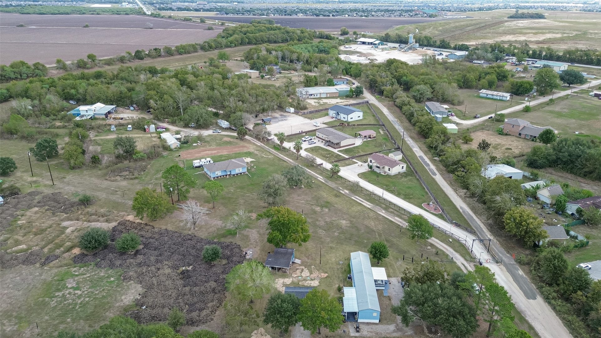 6823 Koeblen Road, Richmond, TX 77469 6823 Koeblen Road, Richmond, TX 77469