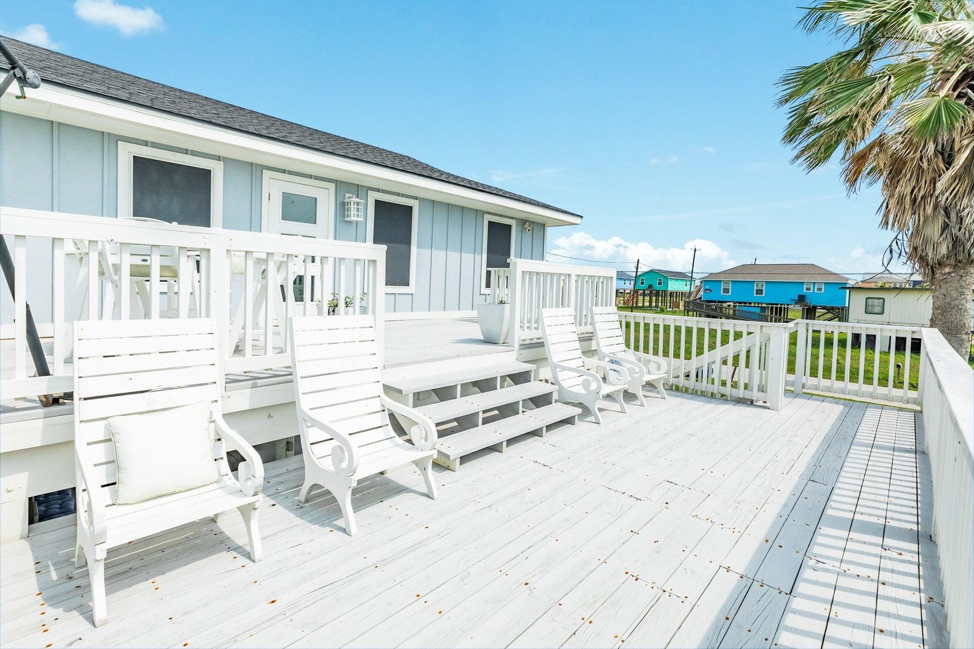 307 Angel Wing Street, Surfside Beach, TX 77541 Spacious deck with plenty of room to entertain!
