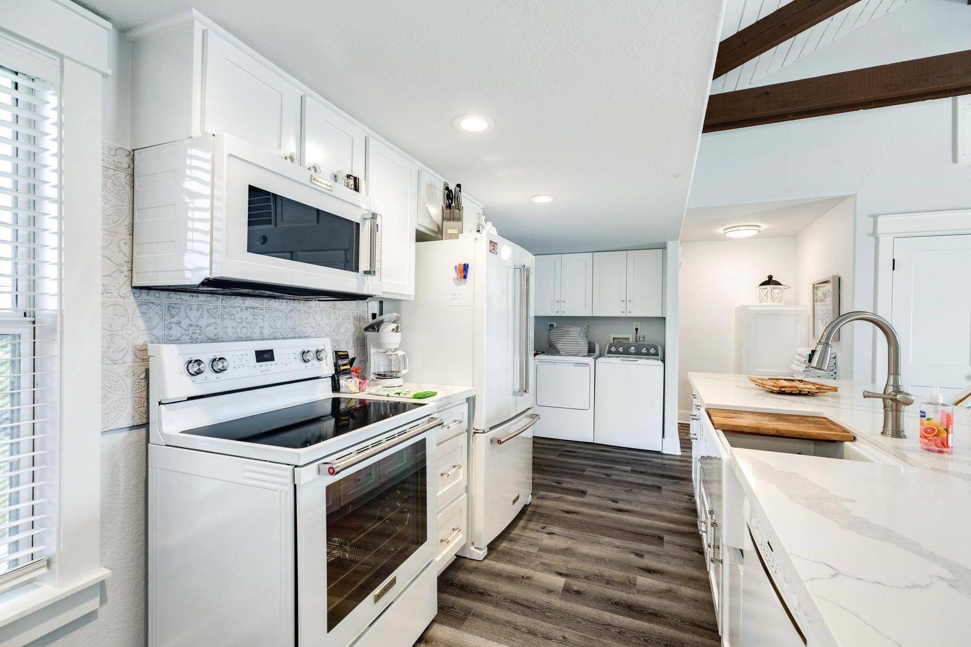 307 Angel Wing Street, Surfside Beach, TX 77541 The perfect gathering place for morning coffee before the beach or seafood dinners after a long day in the sun!
